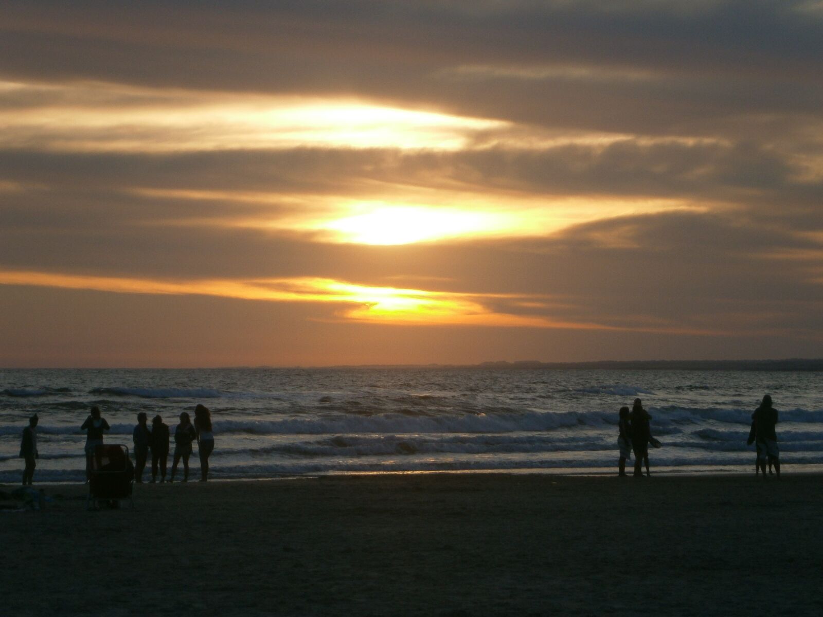 Olympus VG160,X990,D745 sample photo. Sunset, beach, sea photography