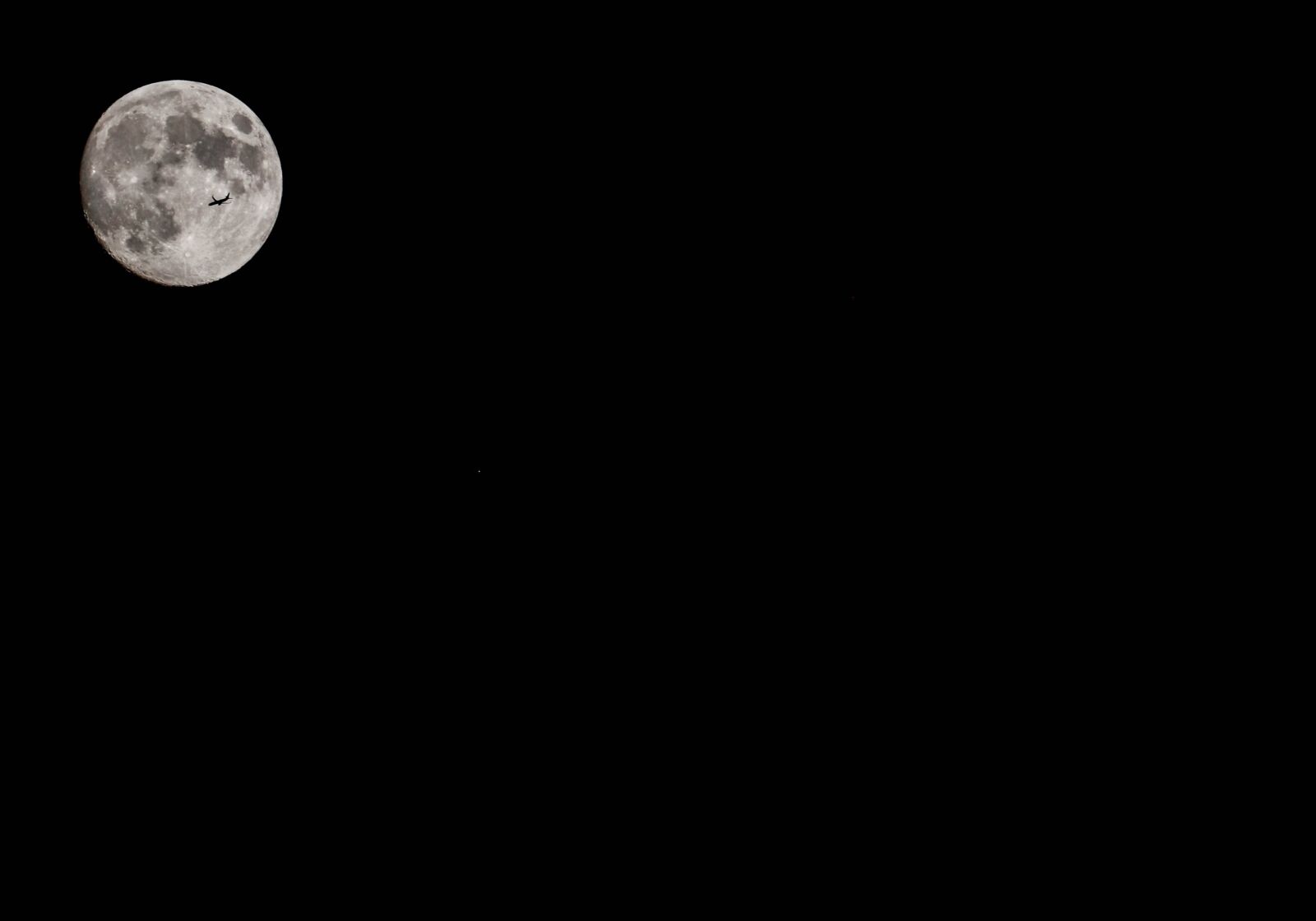 Canon EF-S 55-250mm F4-5.6 IS STM sample photo. Moon, silhouette, night photography