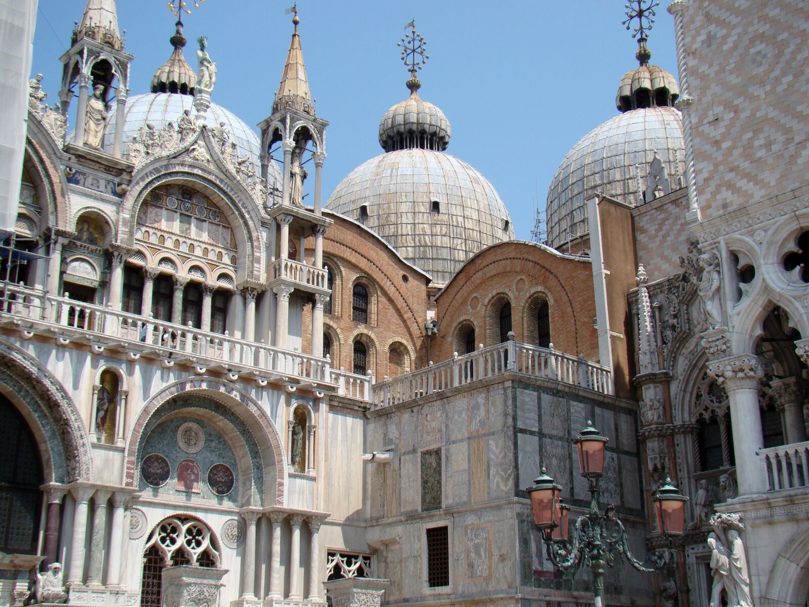 Sony Cyber-shot DSC-H50 sample photo. Venice, monuments, architecture photography