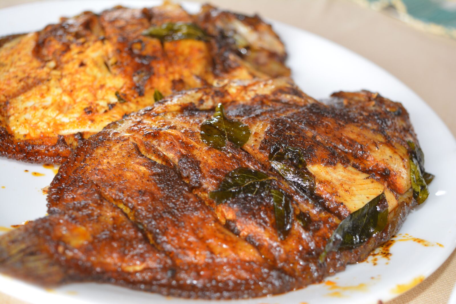 Nikon D5200 sample photo. Karimeen, kerala cuisine, healthy photography