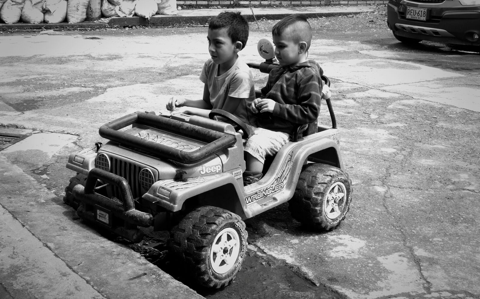 Nikon Coolpix B700 sample photo. Children, jueguete car, fun photography