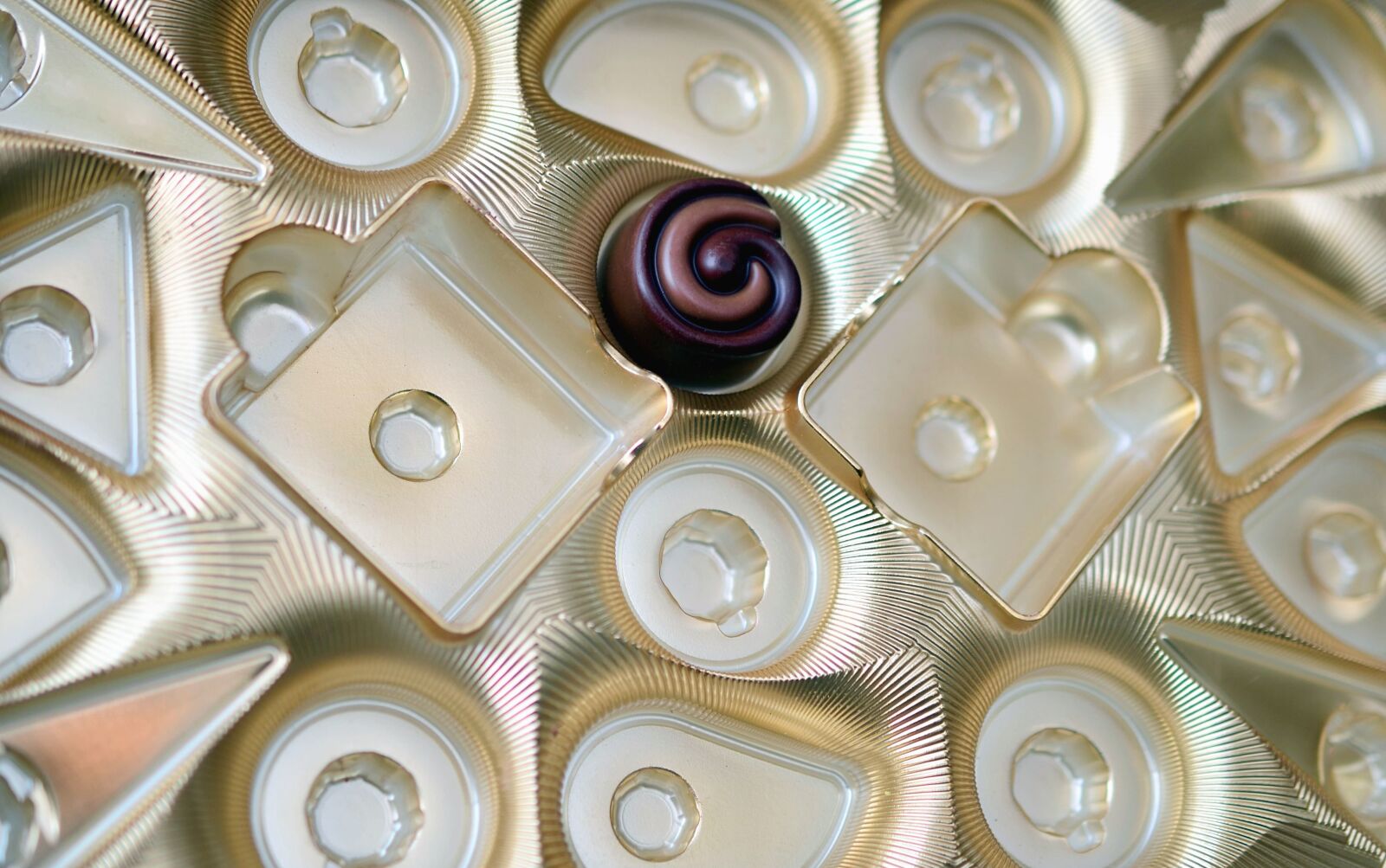Nikon D5100 sample photo. Chocolate, box, dessert, sweet photography
