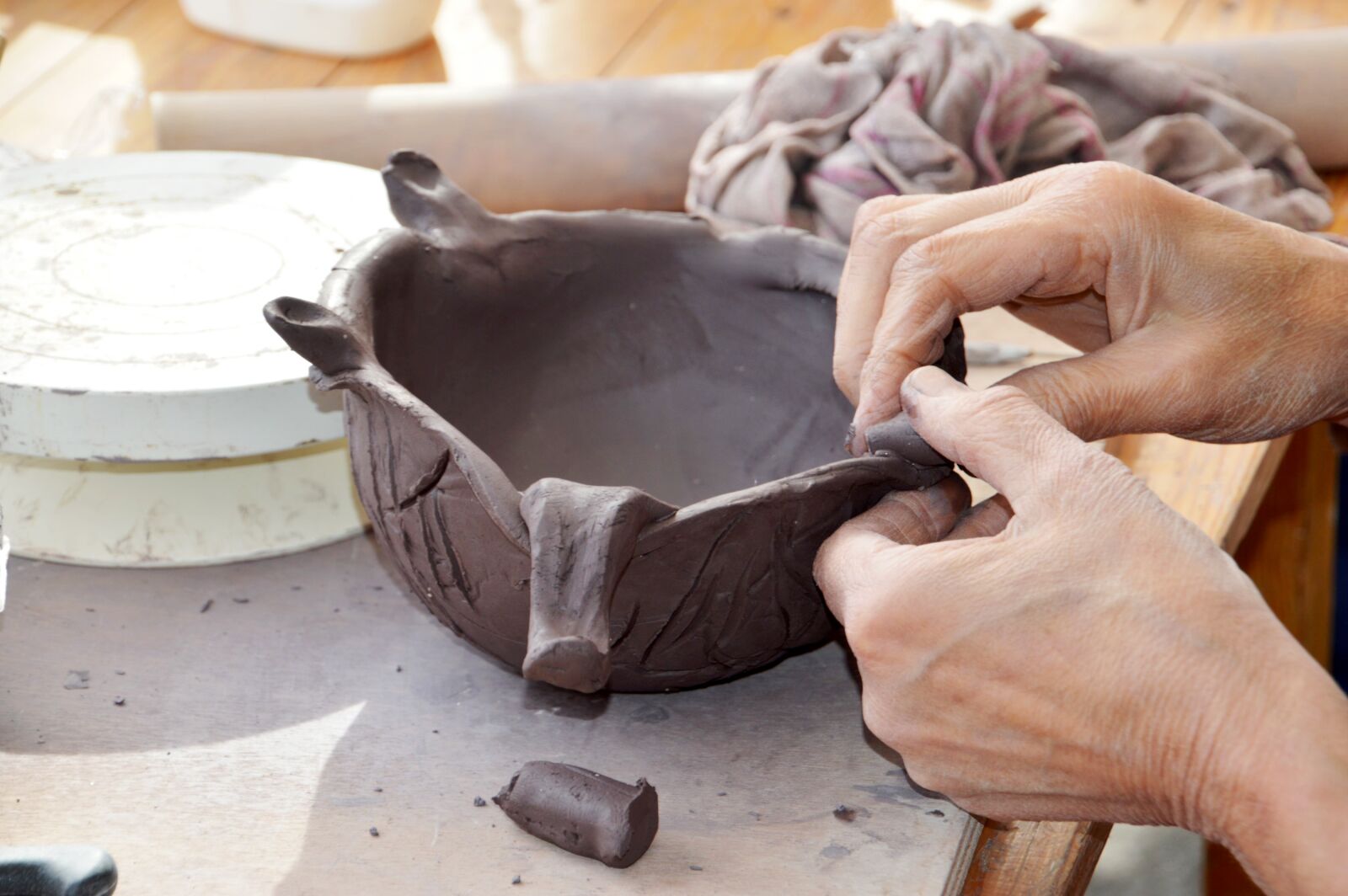 Nikon D3200 sample photo. Crafts, pottery, hand photography