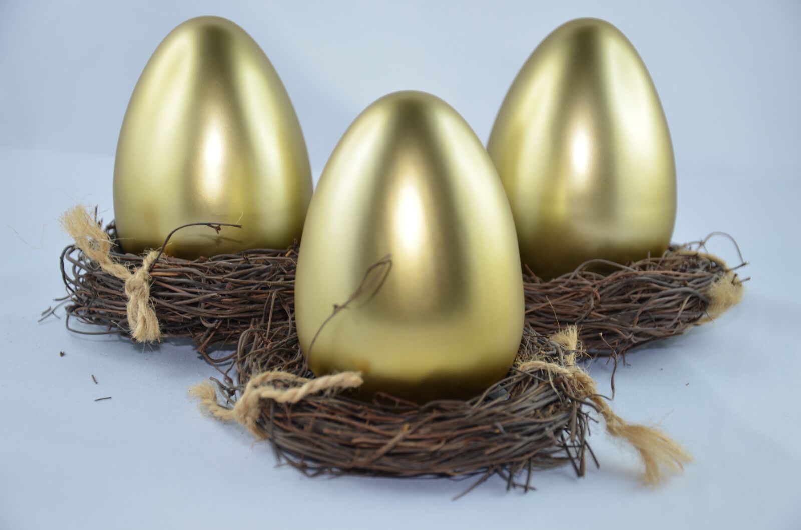 Nikon D7000 sample photo. Egg, easter, gold photography
