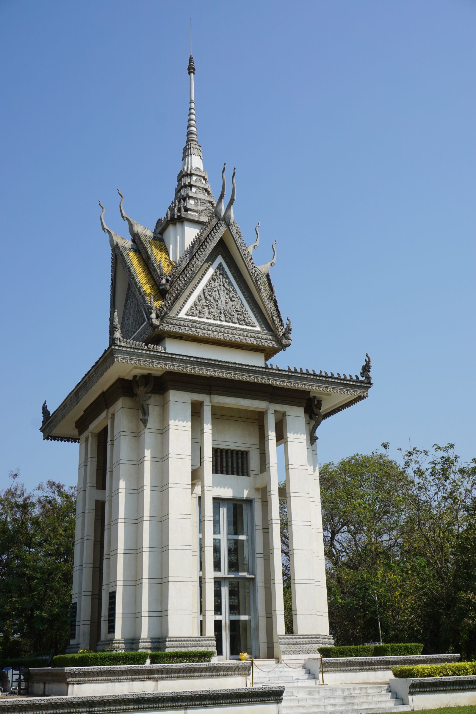 Sony E 16-50mm F3.5-5.6 PZ OSS sample photo. Choeung ek, genocidal center photography