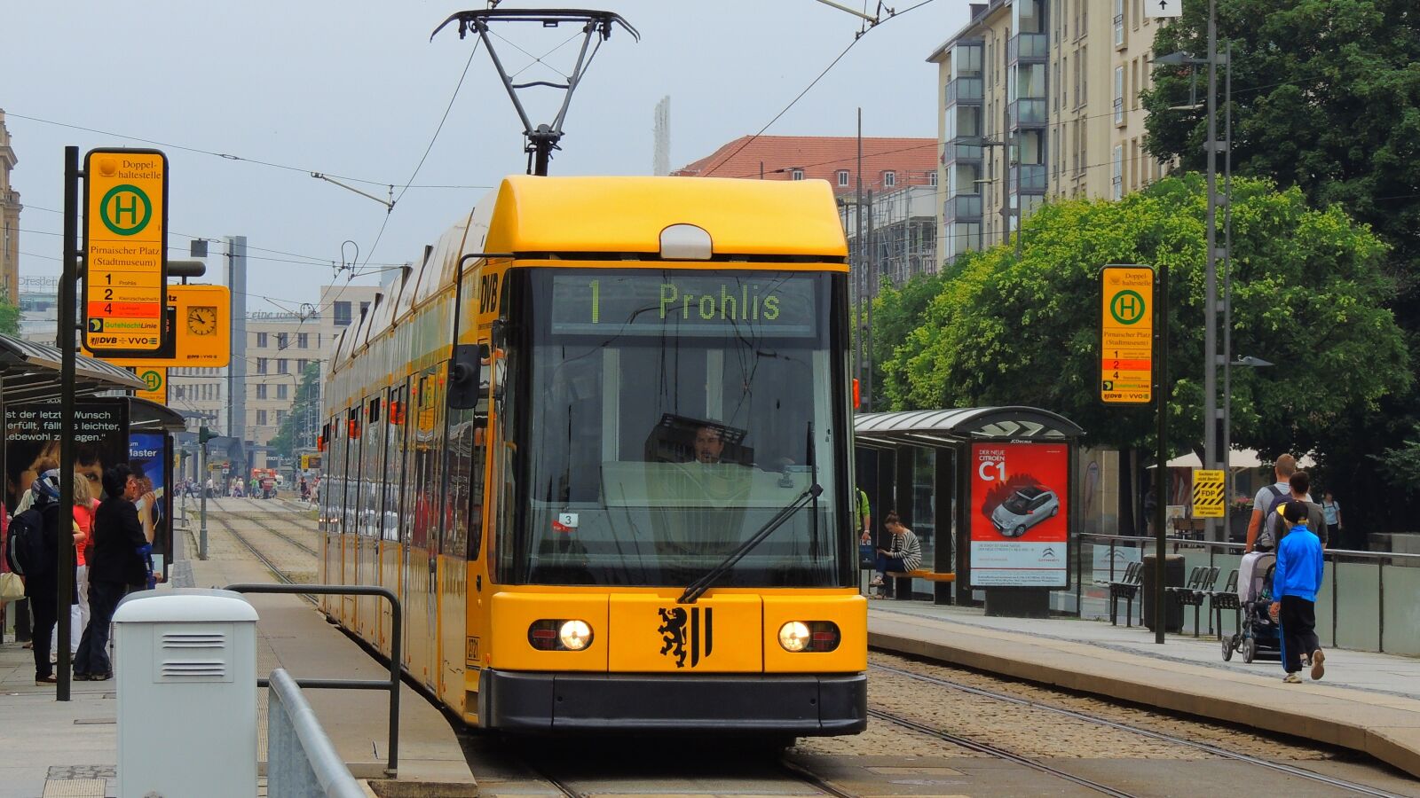 Nikon Coolpix P510 sample photo. Dresden, tram, germany photography