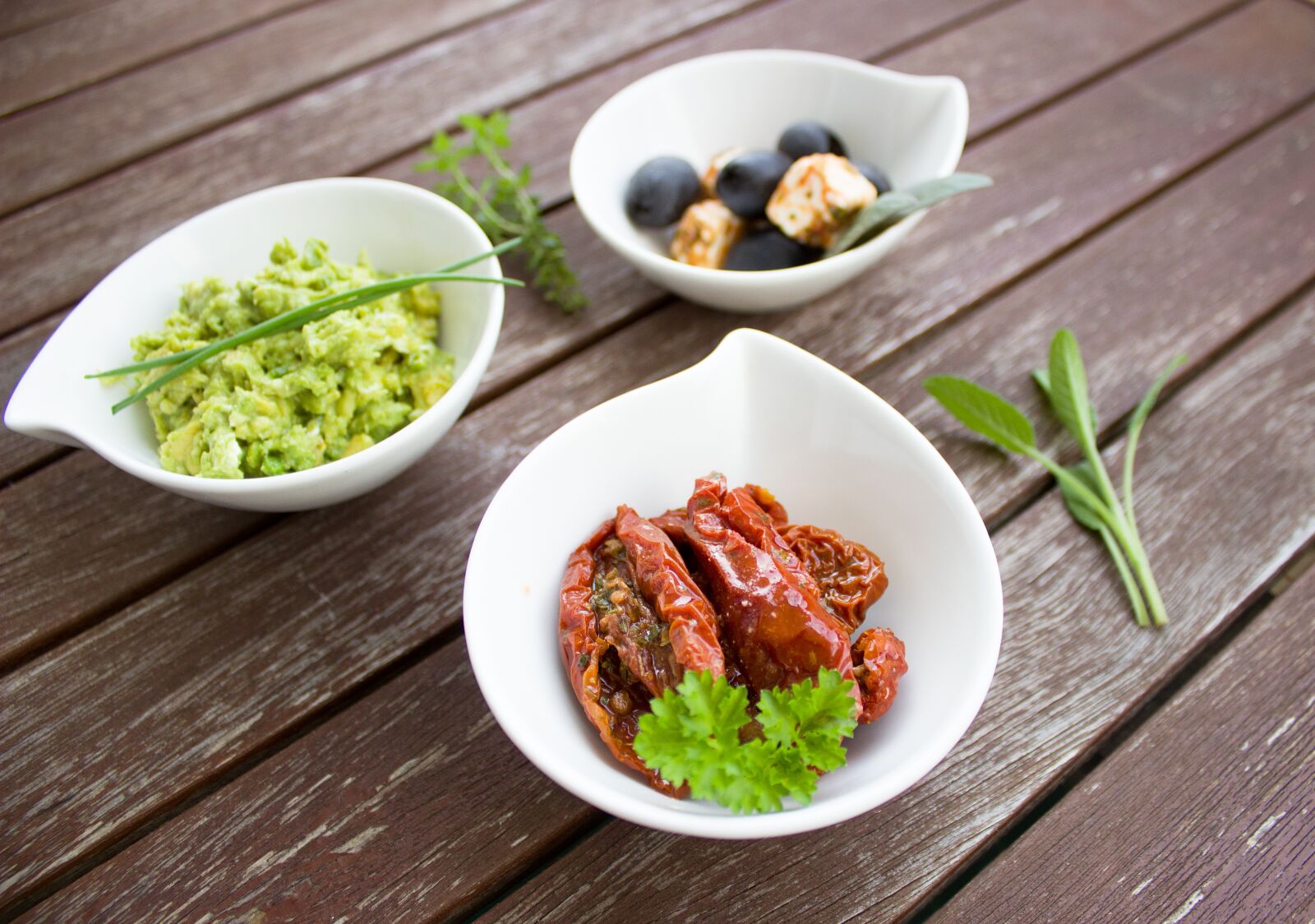 Canon EOS 600D (Rebel EOS T3i / EOS Kiss X5) sample photo. Snack, tomato, breakfast photography