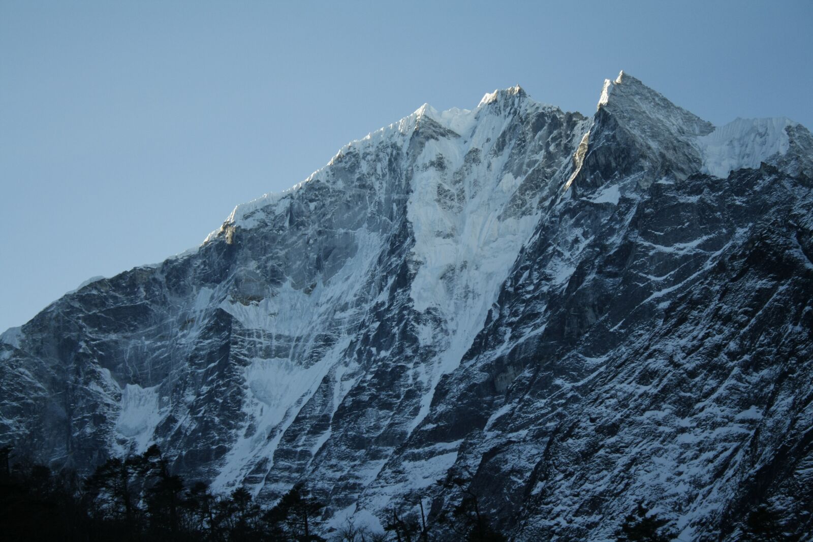 Canon EOS 1000D (EOS Digital Rebel XS / EOS Kiss F) sample photo. Himalaya, mountain, peak photography