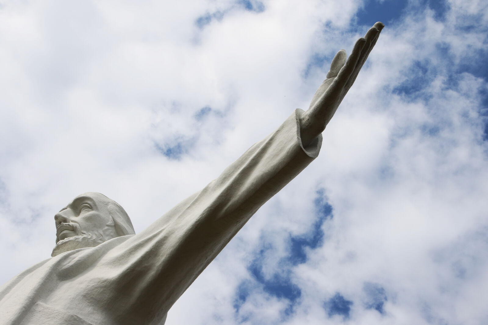 Canon EOS 7D Mark II sample photo. Arm, blue, sky, clothes photography