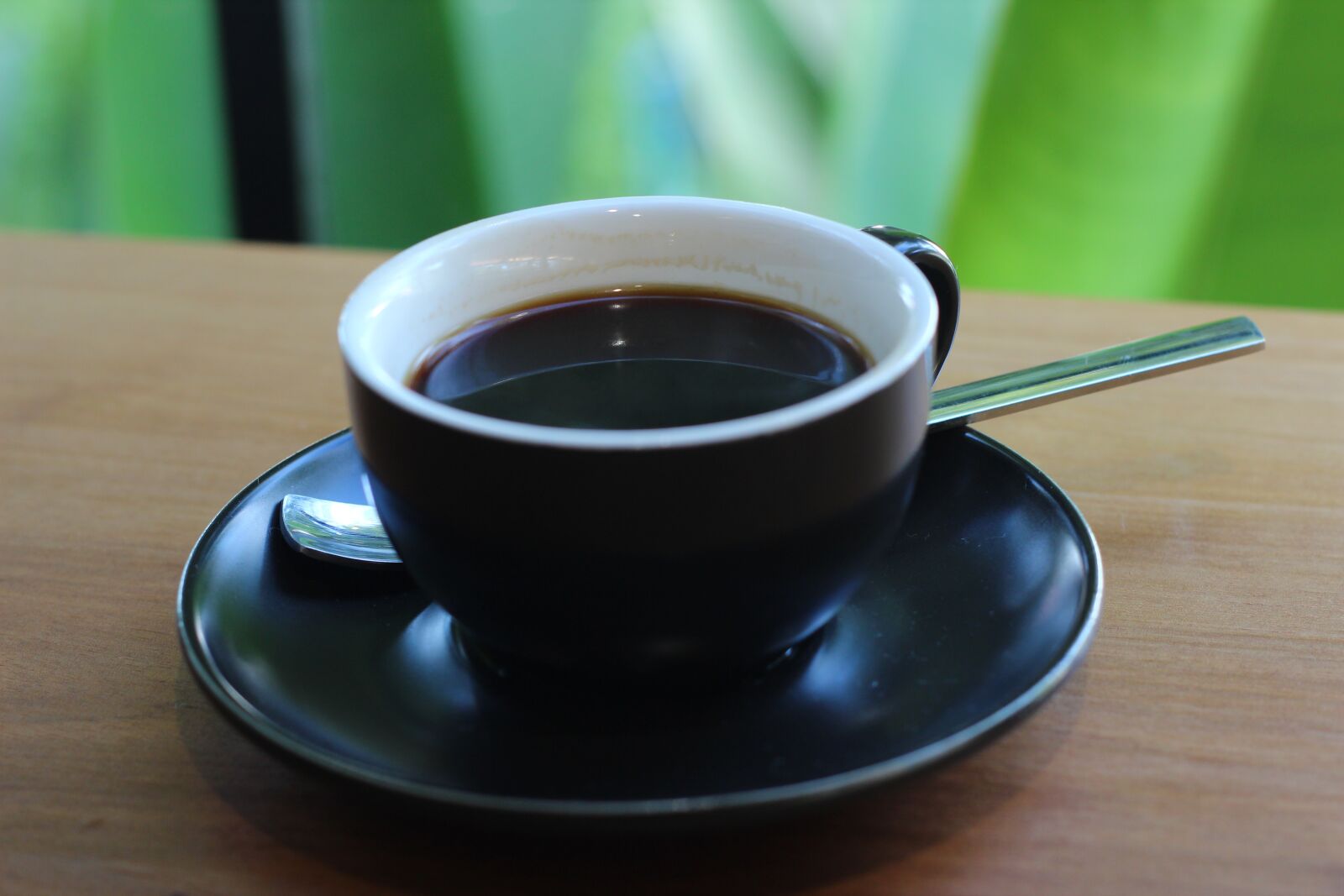Canon EOS 600D (Rebel EOS T3i / EOS Kiss X5) + Canon EF 50mm F1.8 II sample photo. Latte, art, coffee photography