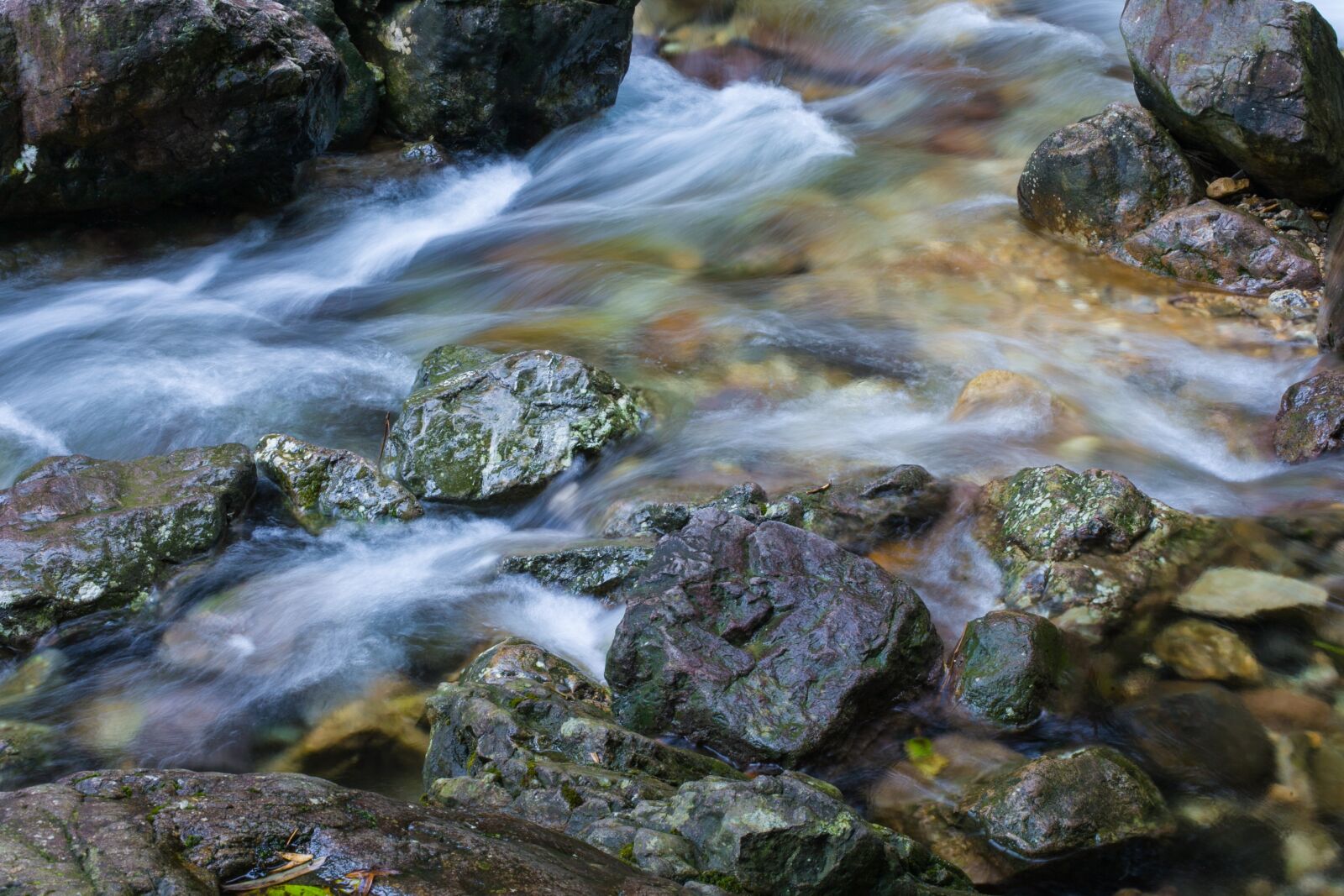 Canon EF 50mm F1.4 USM sample photo. Streams, pebble, natural photography