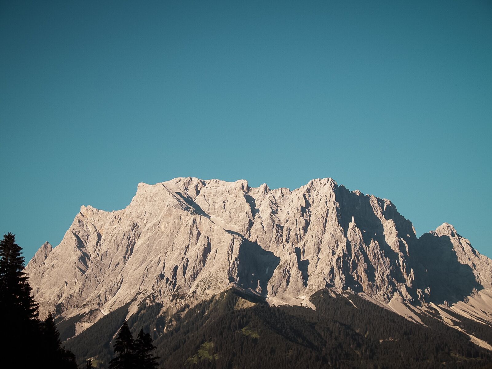 Olympus E-500 (EVOLT E-500) sample photo. Germany, zugspitze, mountain photography
