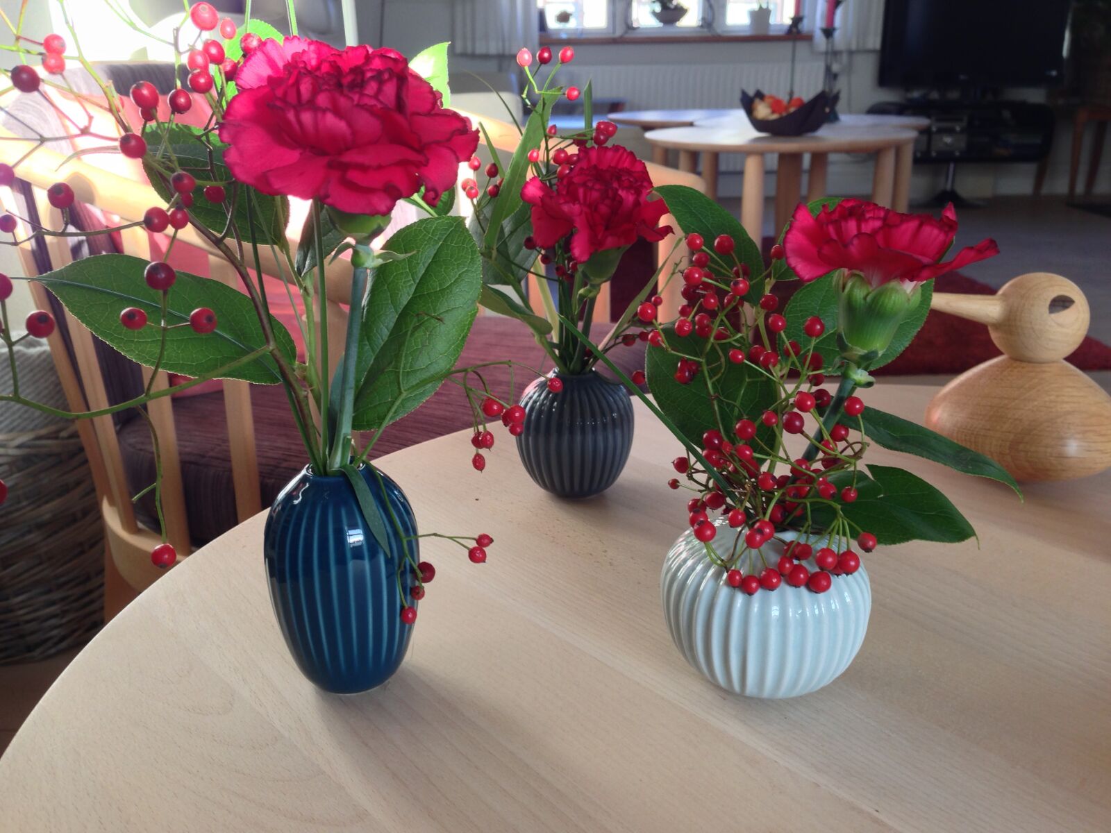 iPhone 5 back camera 4.12mm f/2.4 sample photo. Vases, flowers, decoration photography