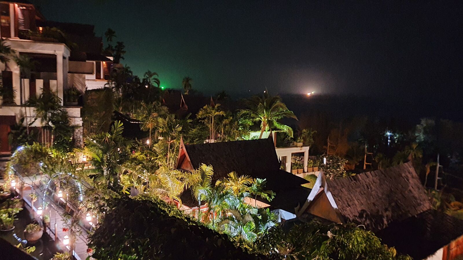 Samsung Galaxy S10 sample photo. Night, landscape, thailand photography