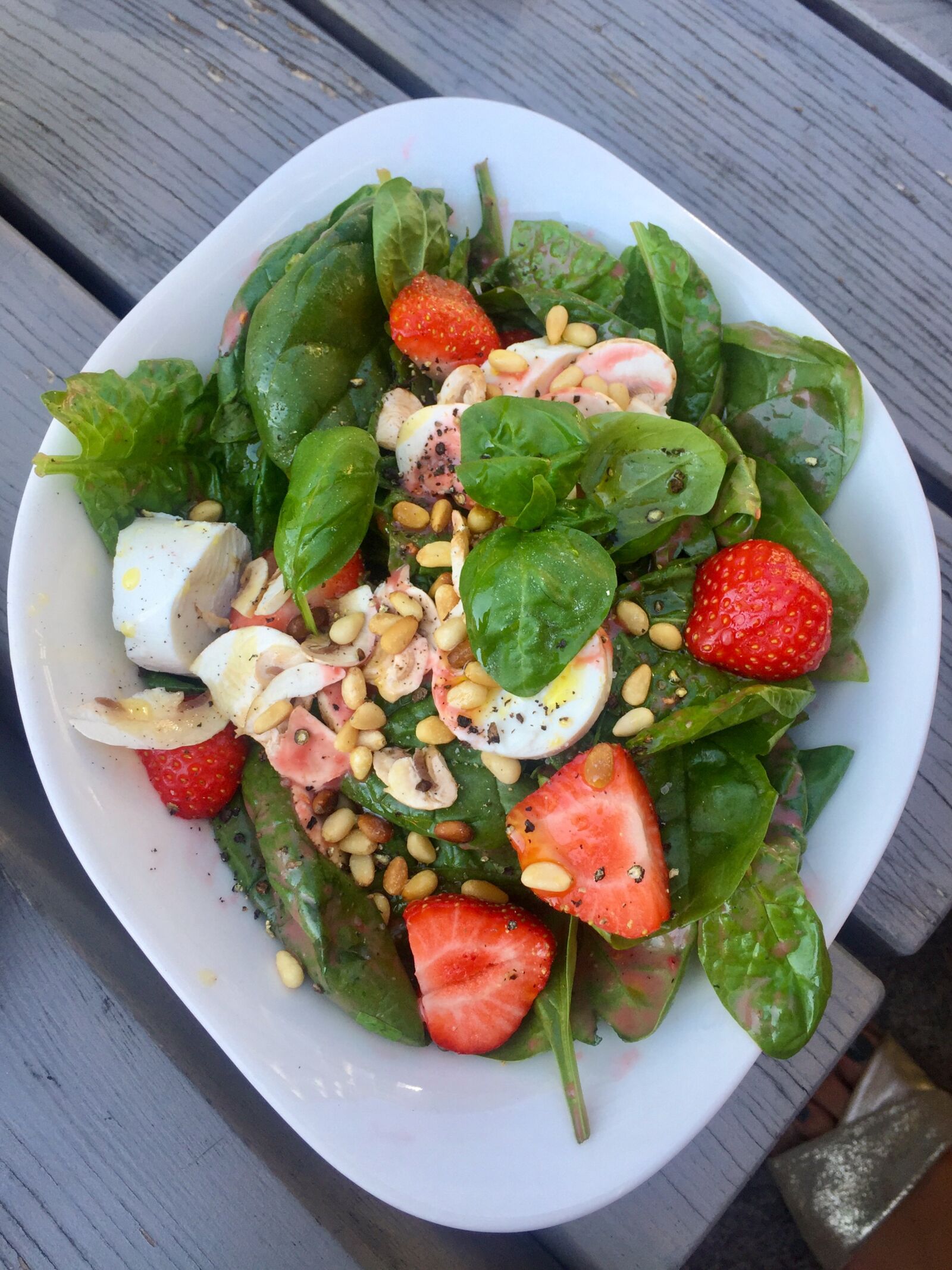 iPhone 6 back camera 4.15mm f/2.2 sample photo. Salad, spinach, healthy photography