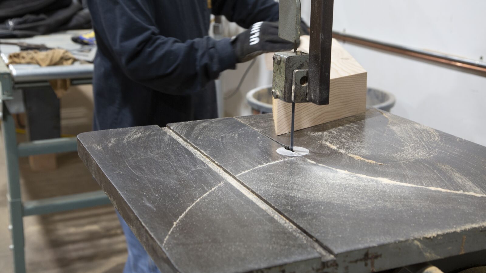 Canon EOS 5D Mark III sample photo. Saw, woodworking, factory photography