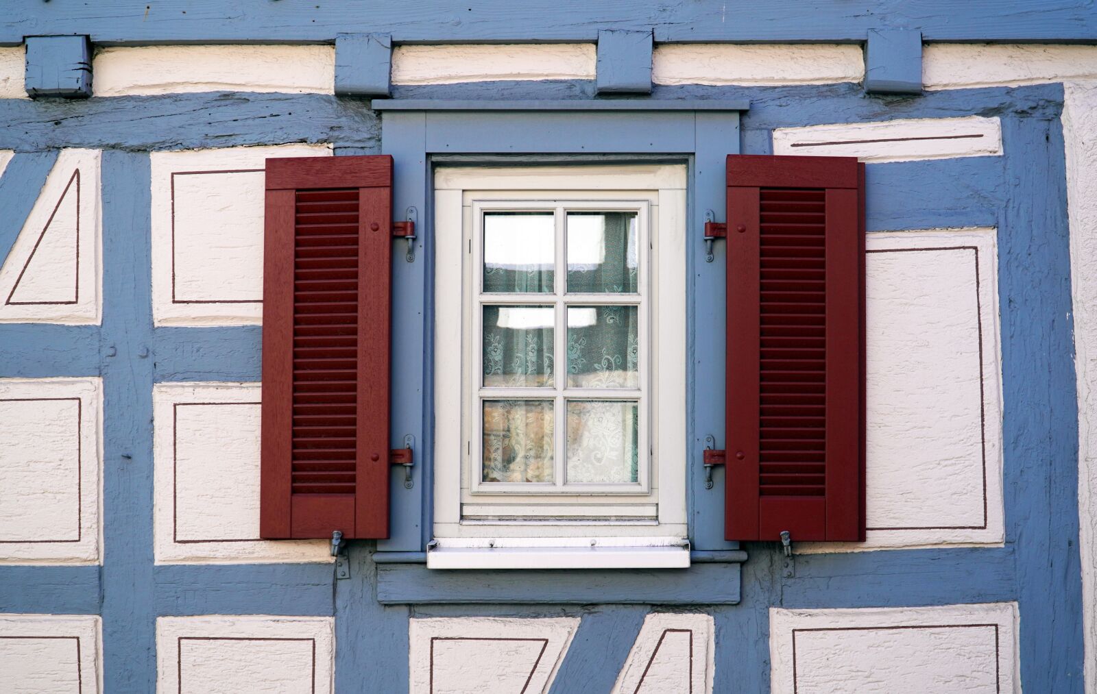 Sony E PZ 18-105mm F4 G OSS sample photo. Window, shutter, wood photography