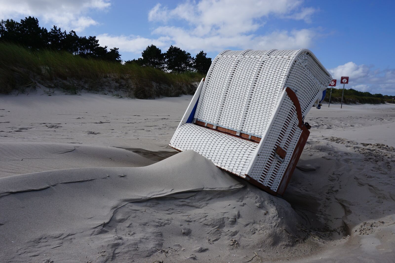 Sony a6000 sample photo. Beach, vacations, beach chair photography