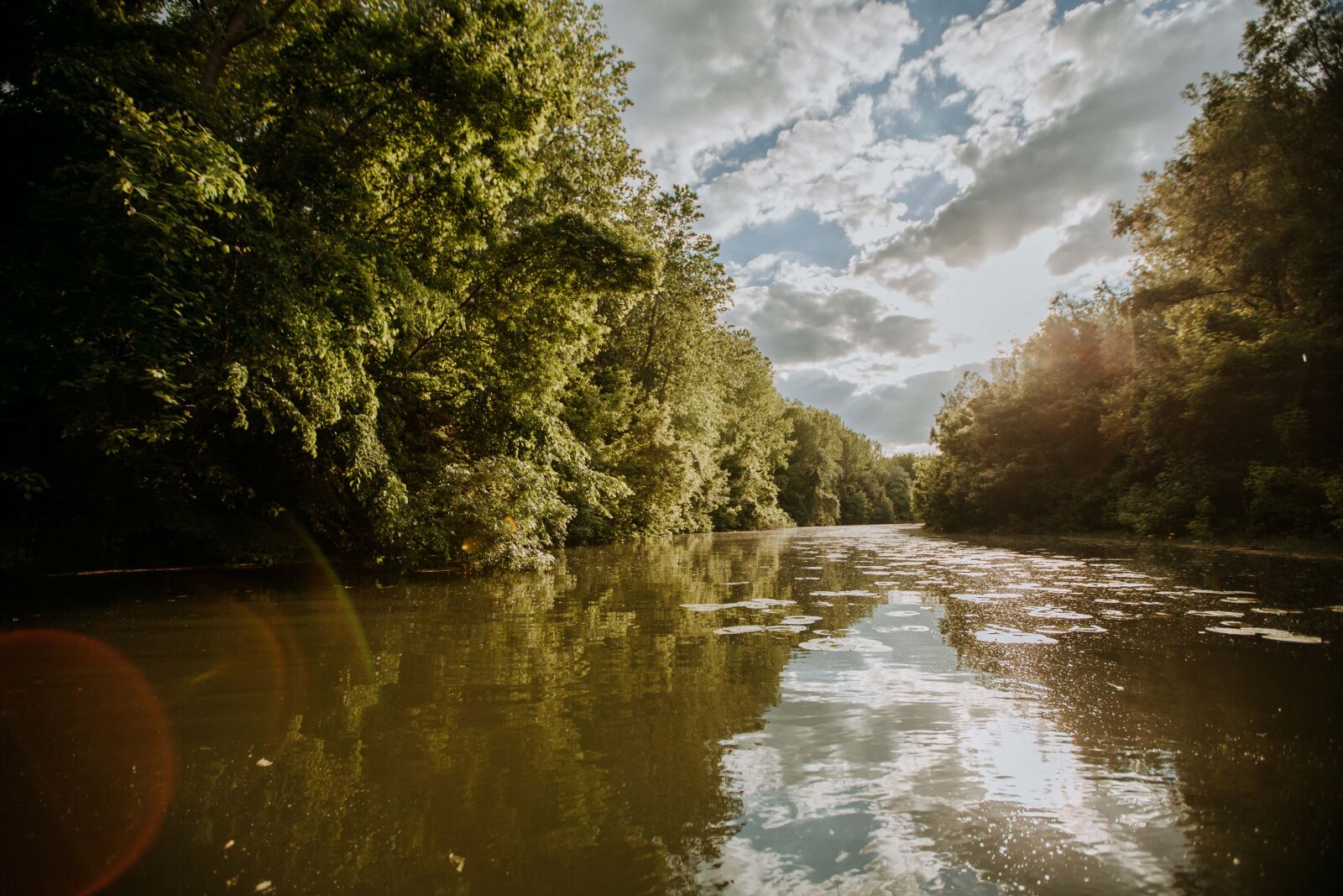 Canon EF 16-35mm F2.8L II USM sample photo. Sunny, sunrays, sunshine, river photography