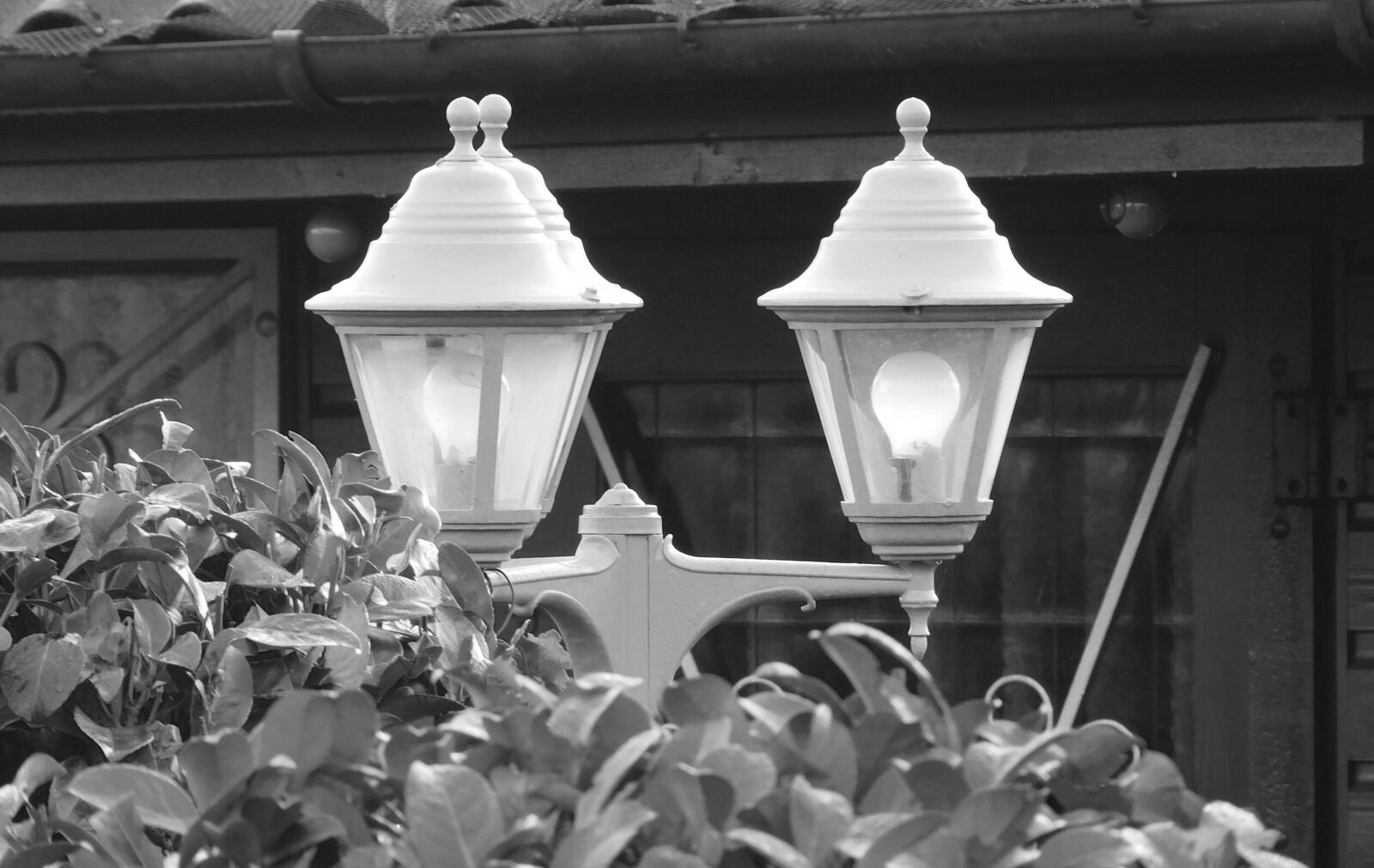 Nikon Coolpix B600 sample photo. Lanterns, allotment, lamps photography