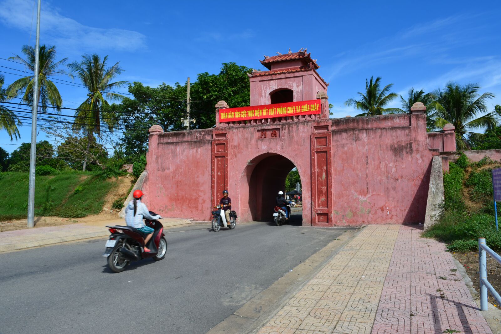 Nikon D5200 sample photo. Dien khanh, citadel, fortification photography