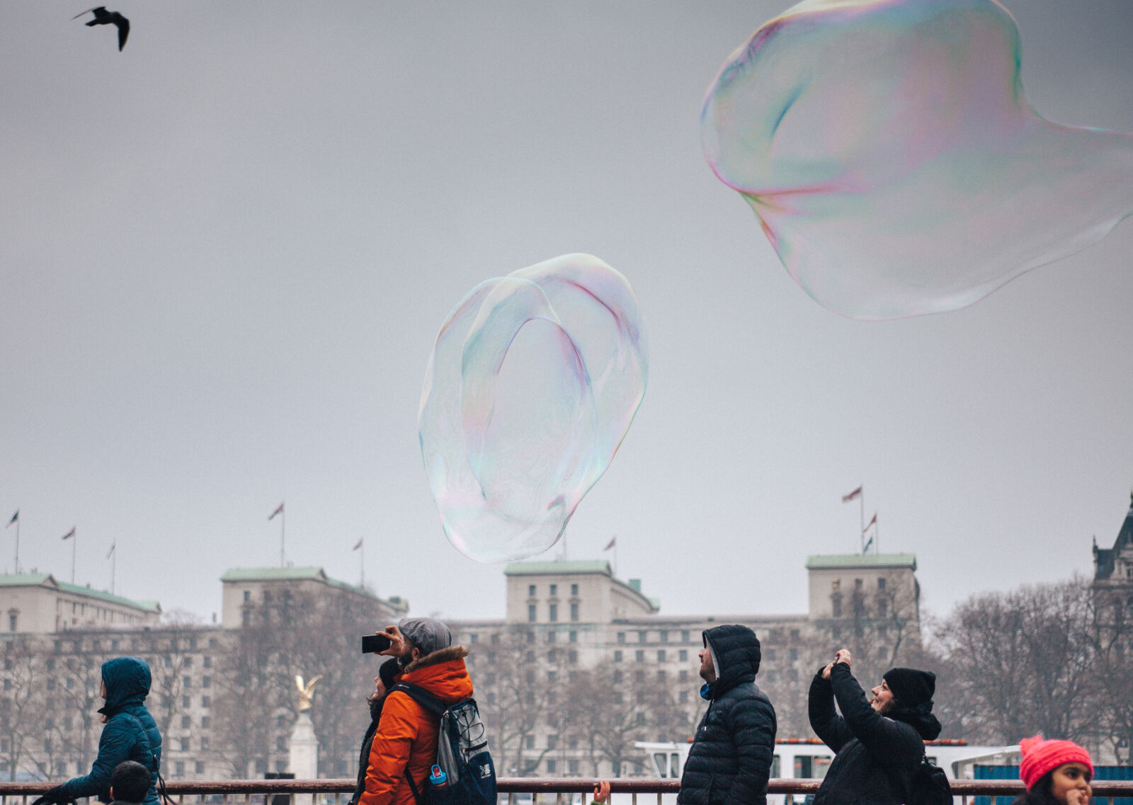 Canon EF 28-70mm f/2.8L USM sample photo. Action, air, bubbles, buildings photography