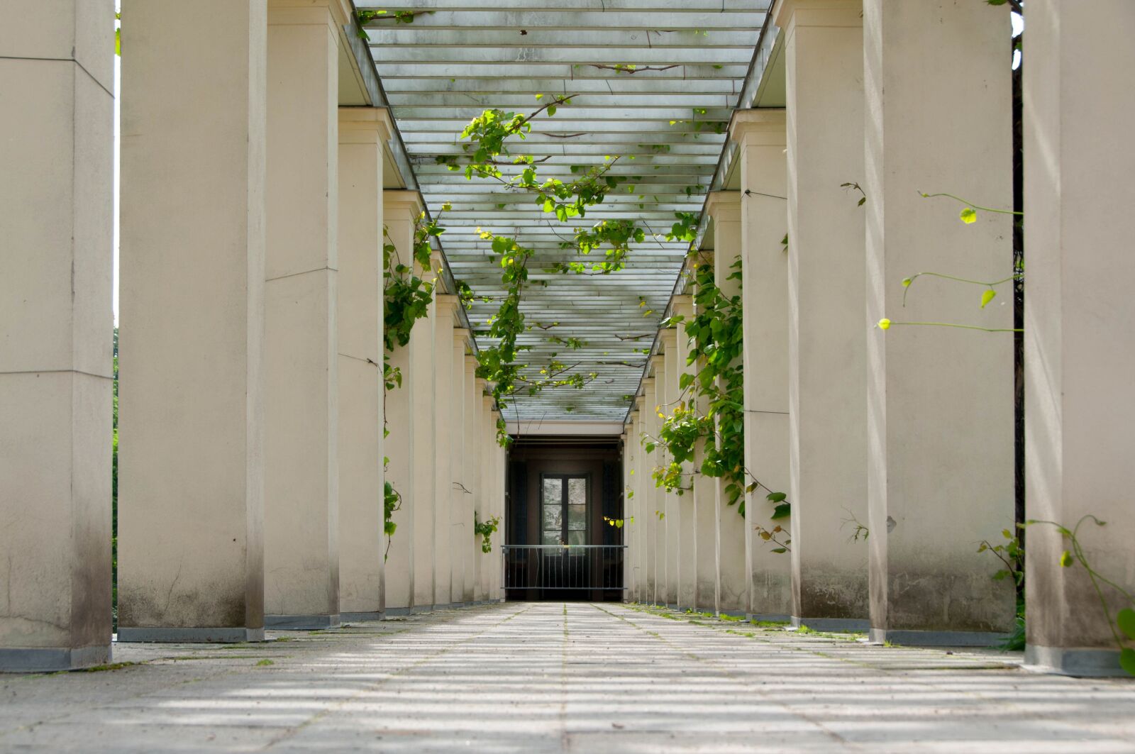 Nikon D90 sample photo. Potsdam, castles, cloister photography