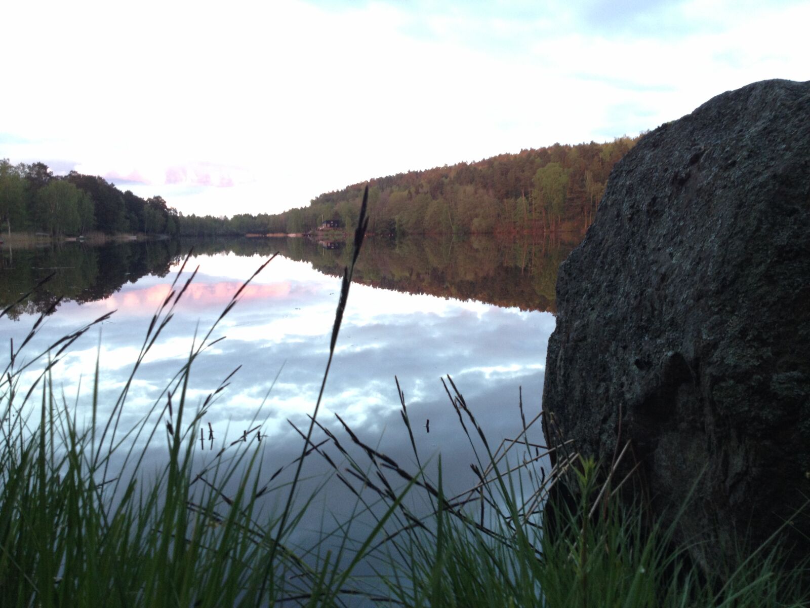 iPhone 4S back camera 4.28mm f/2.4 sample photo. Reflections, sunset, water photography