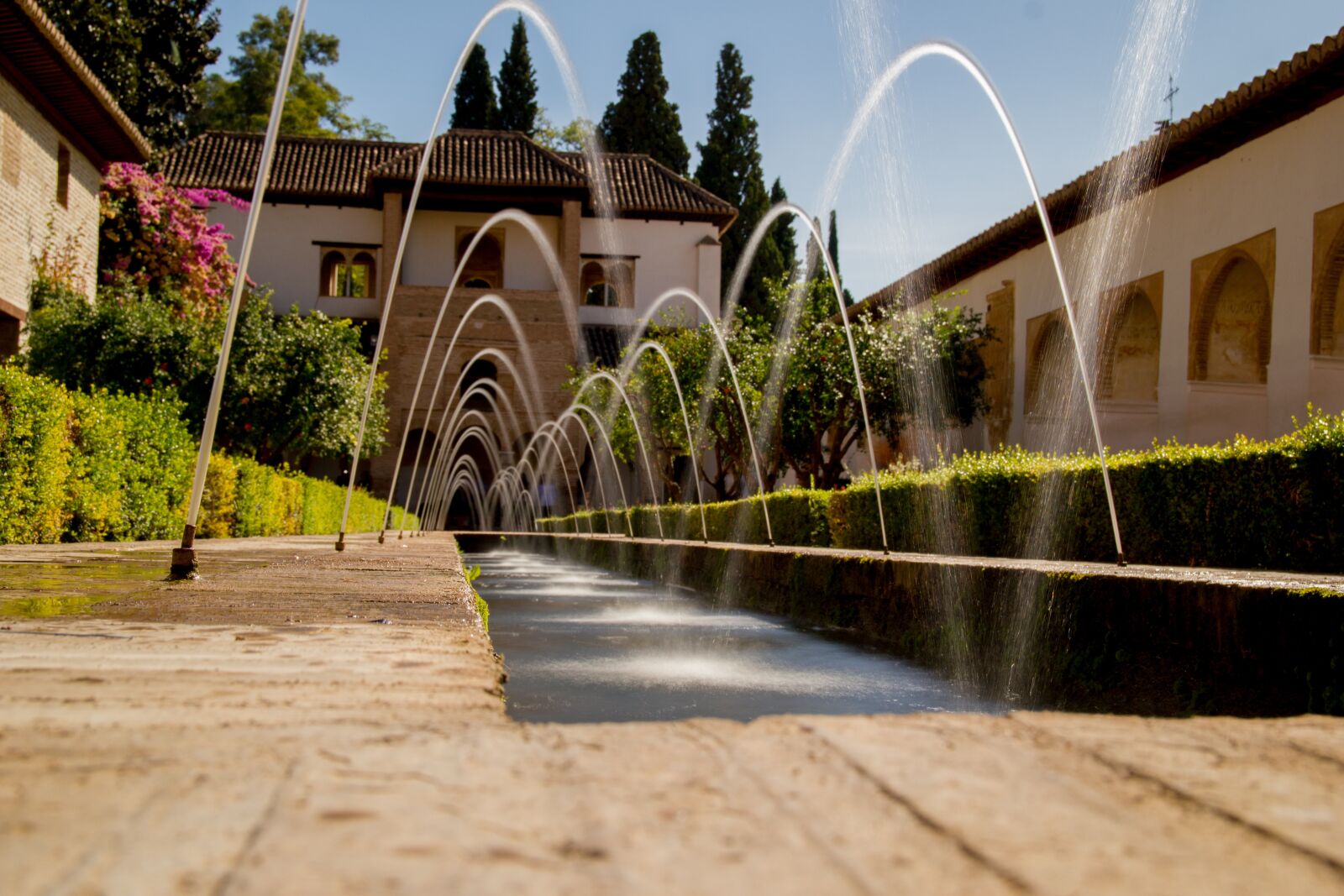 Canon EOS 550D (EOS Rebel T2i / EOS Kiss X4) sample photo. Generalife, granada, architecture photography