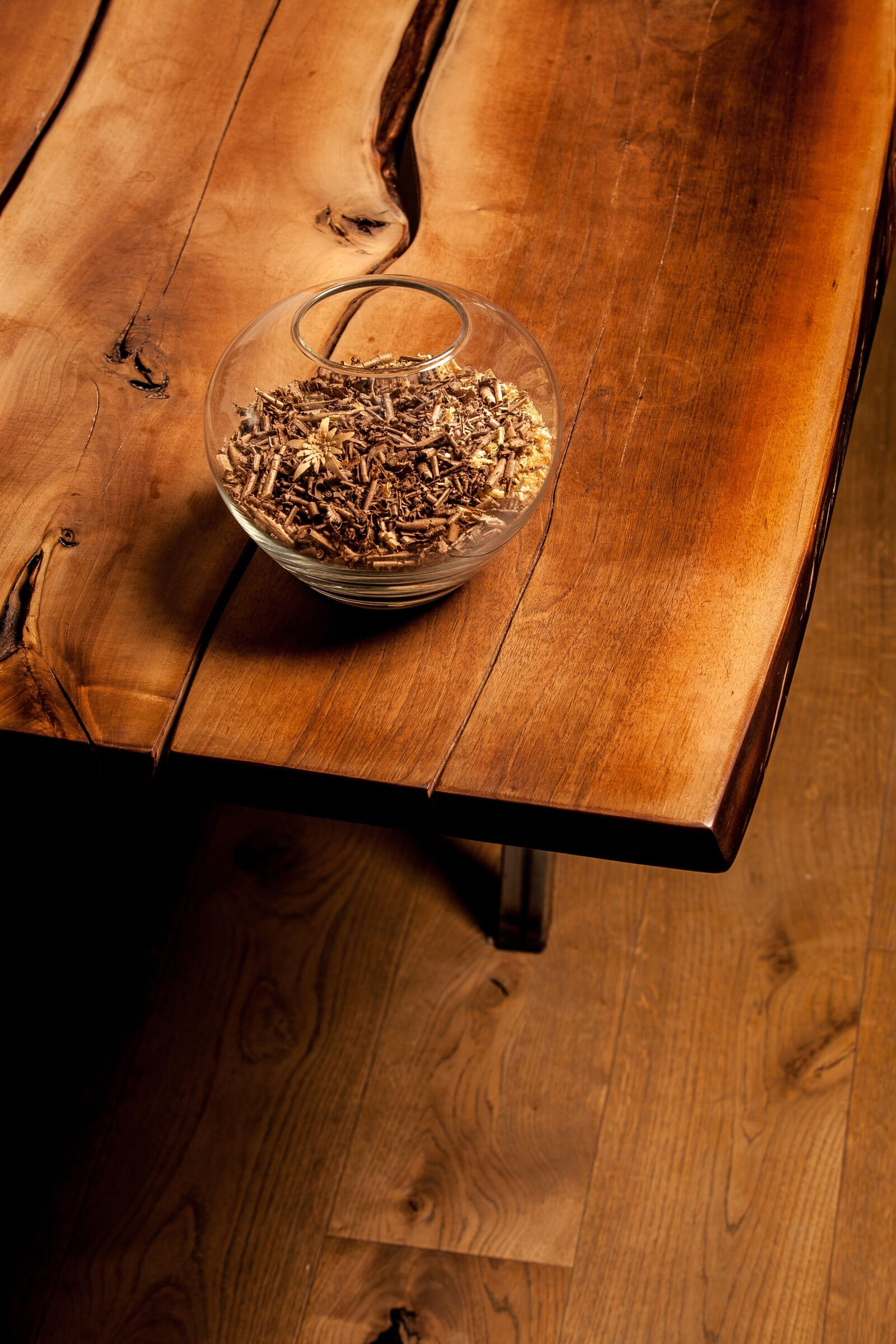 Canon EOS 5D Mark II + Canon EF 70-200mm F2.8L USM sample photo. Wood, woods, table photography