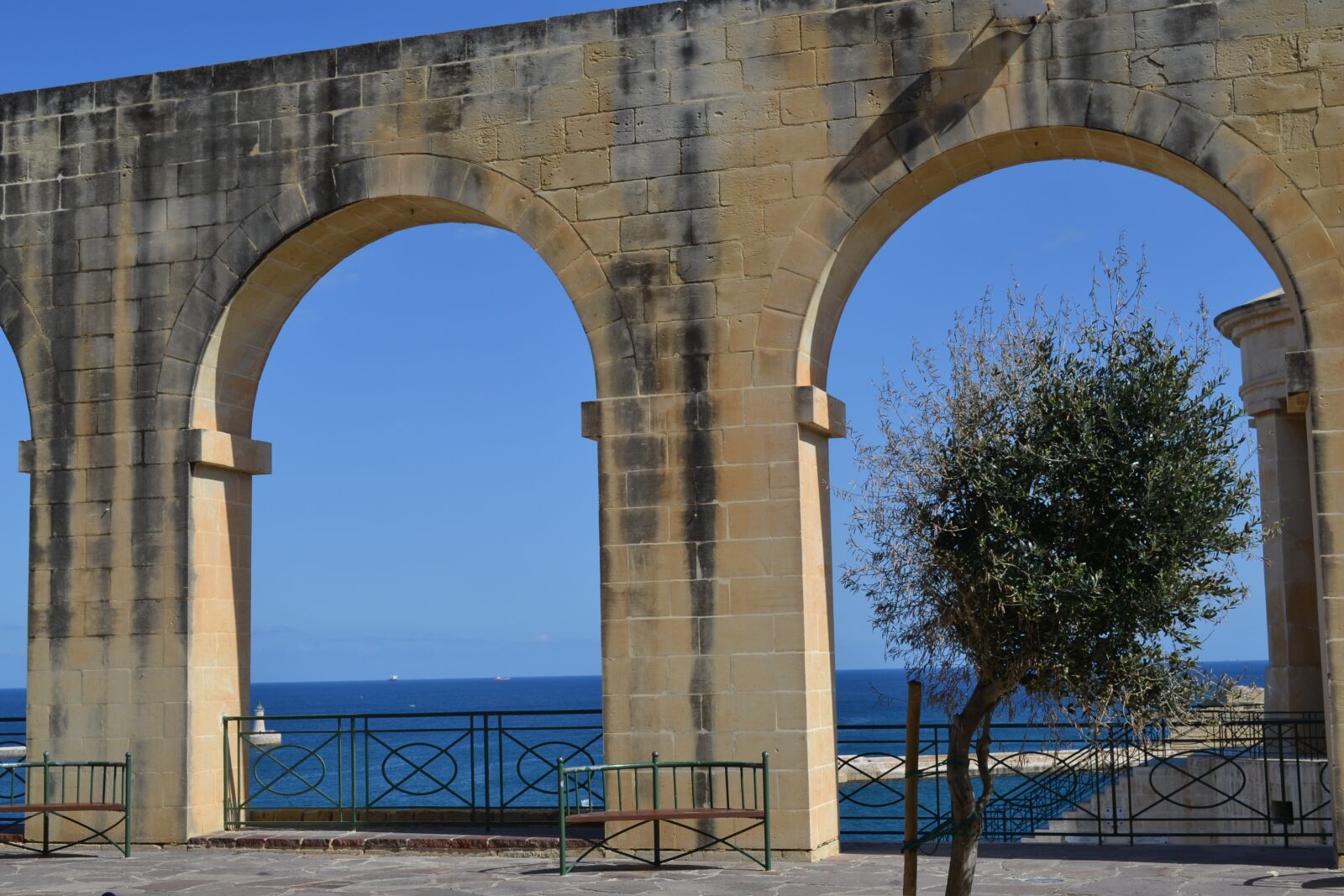 Nikon D3100 sample photo. Architecture, arch, sky photography