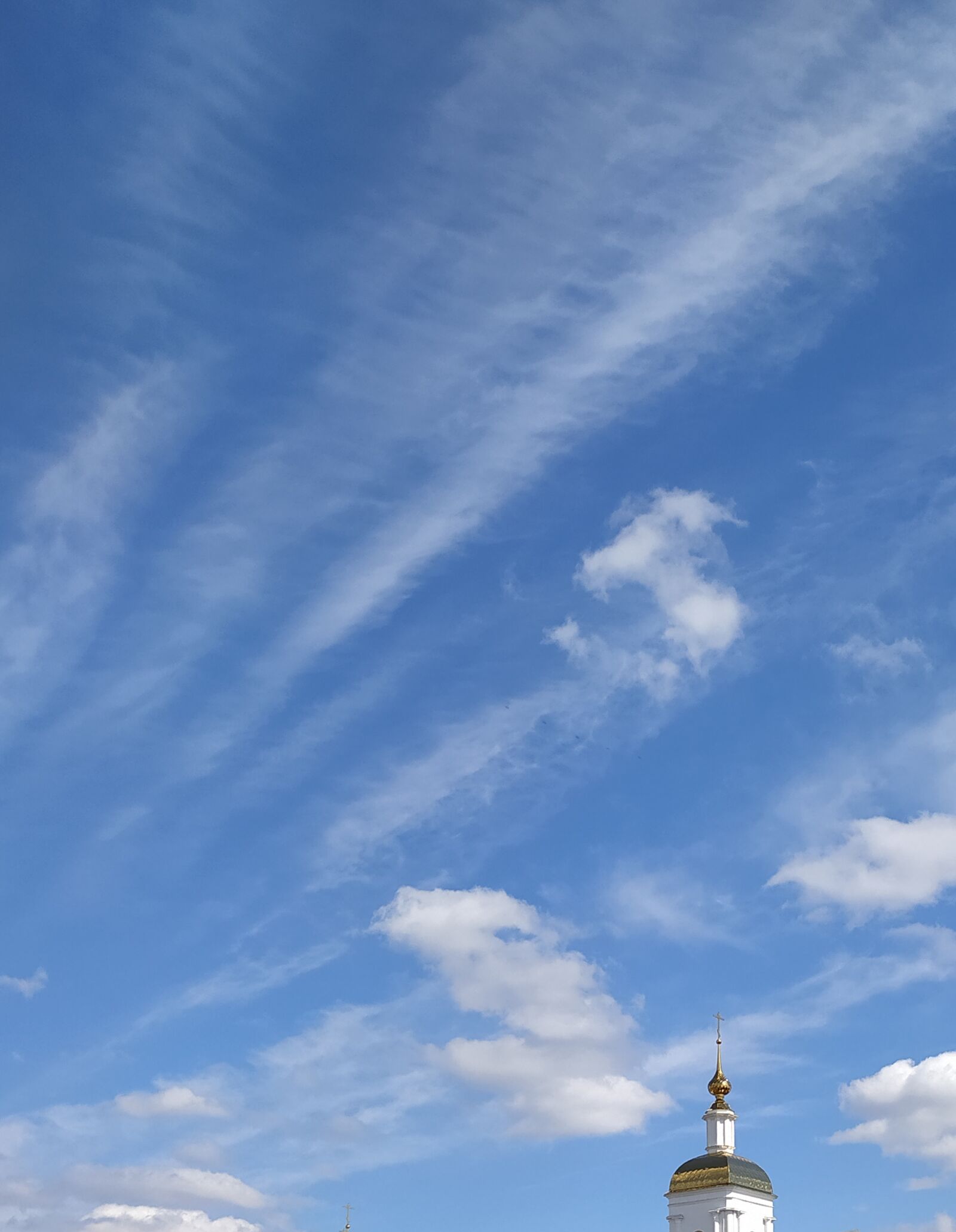 Xiaomi Redmi Note 8T sample photo. Sky, blue, clouds photography
