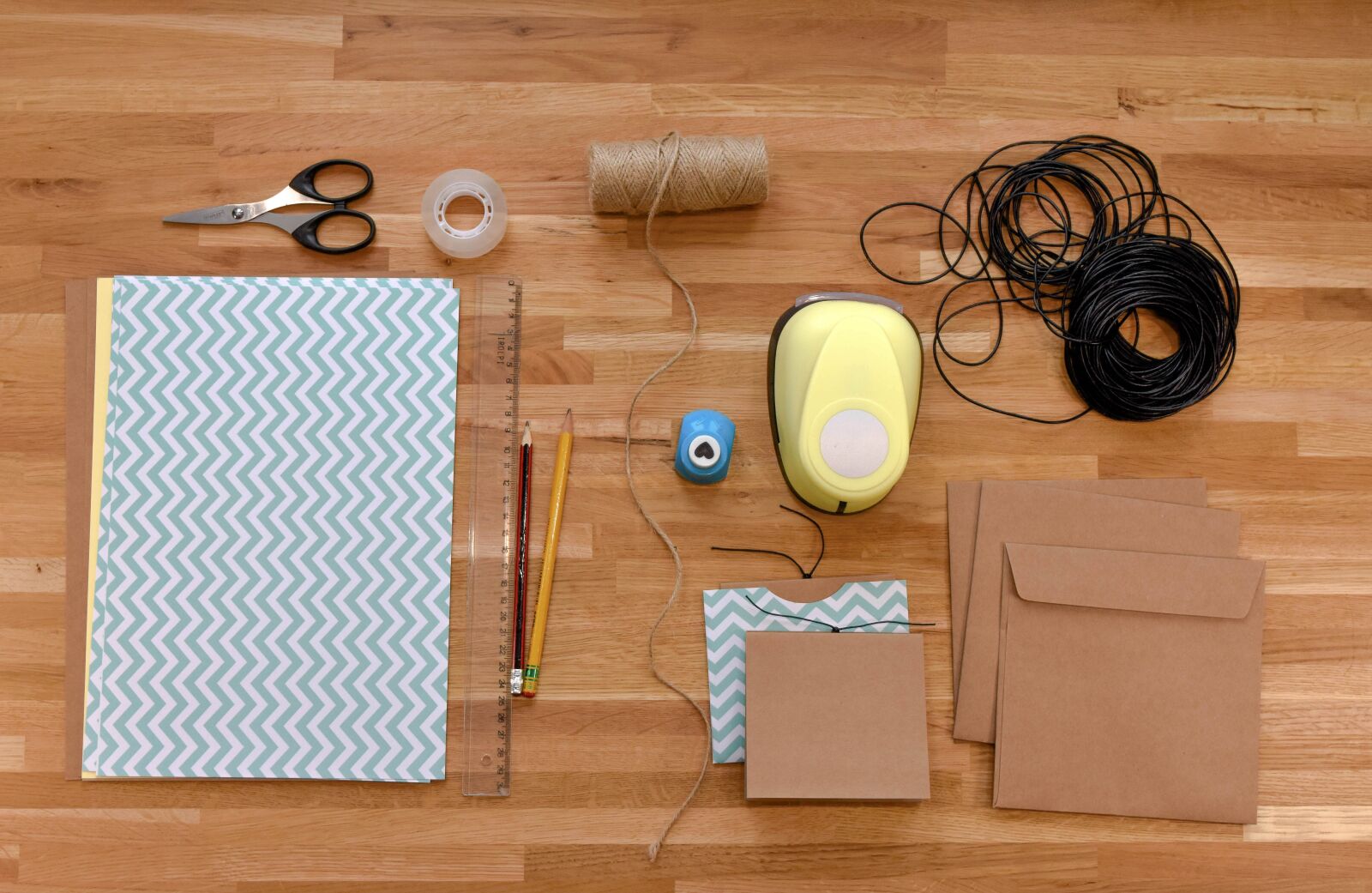 Nikon D7200 sample photo. Wooden, paper, note photography