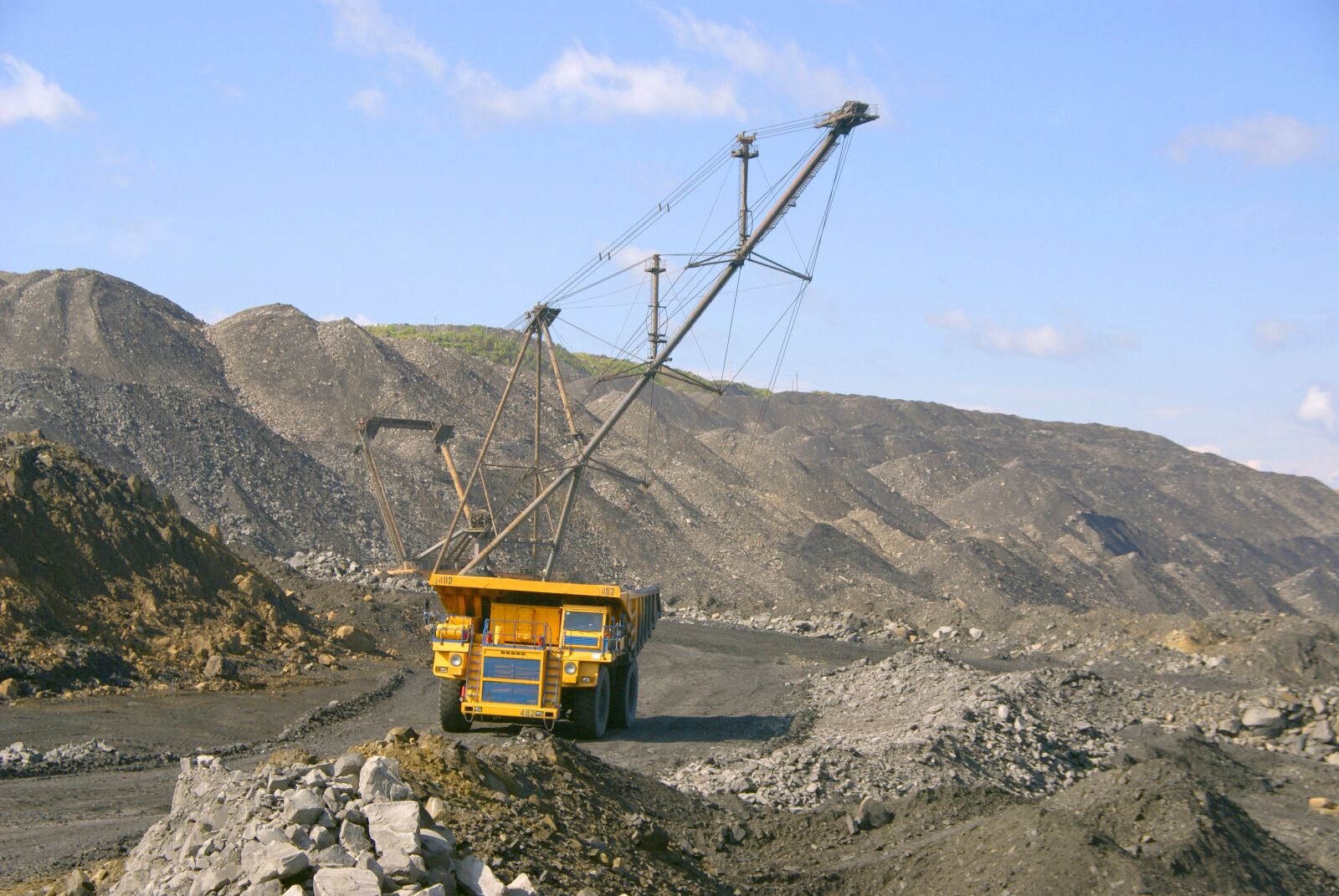 Sony Alpha DSLR-A100 sample photo. Dumper, coal mining, coal photography