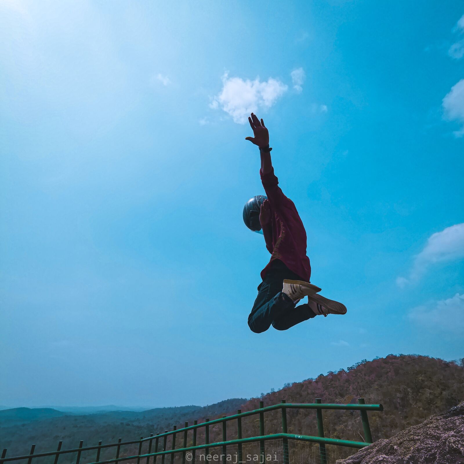 HUAWEI LYA-L29 sample photo. Sky, fly, dab photography