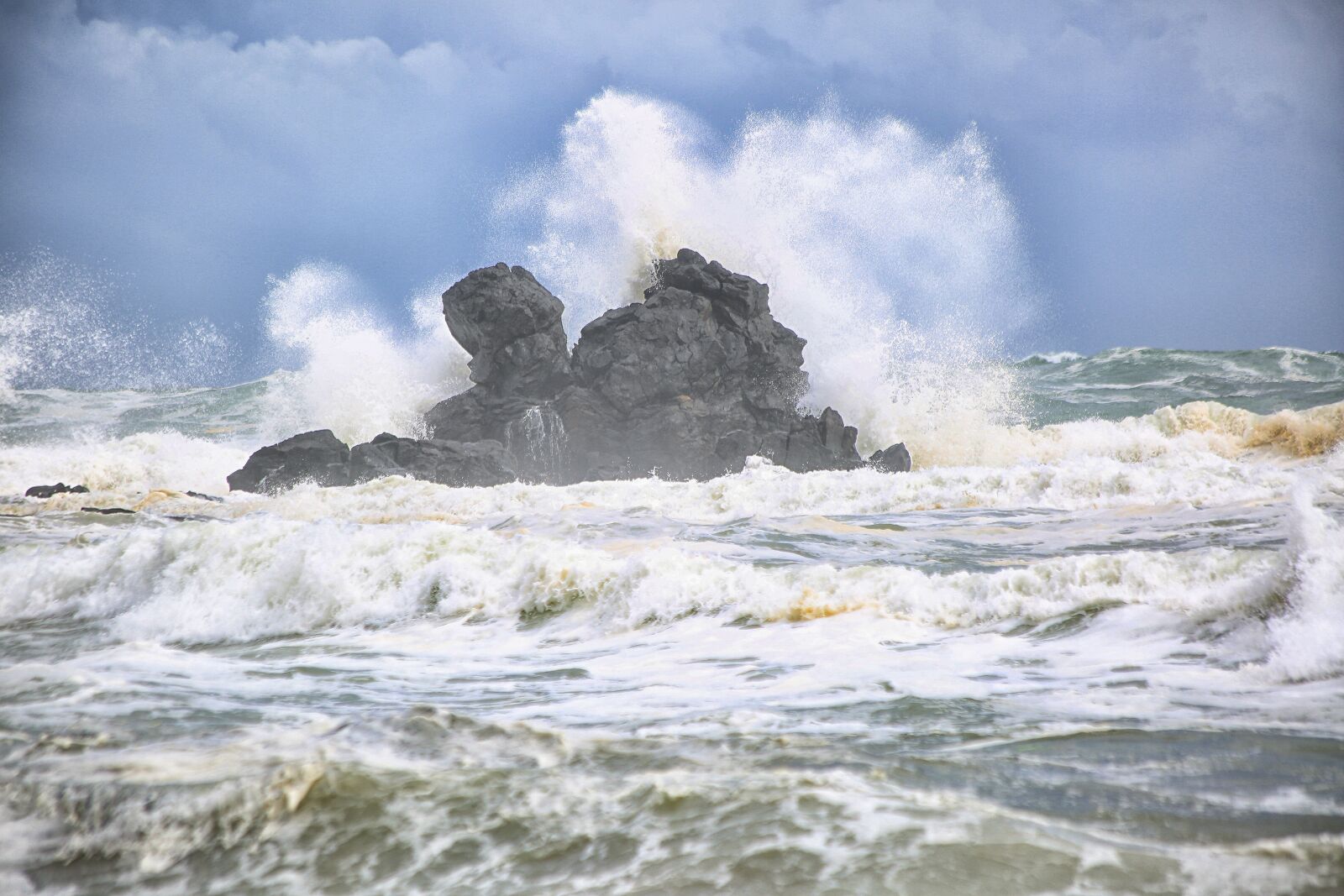Canon EF 70-300mm F4-5.6 IS USM sample photo. Sea, rock, wave photography