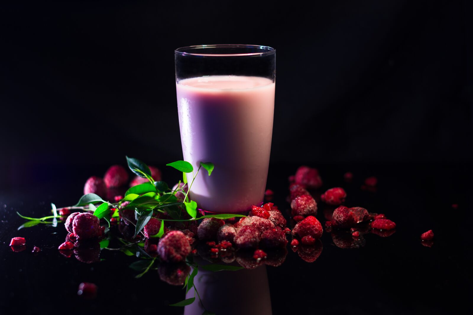 Nikon D7200 sample photo. Raspberry, berries, milkshake photography