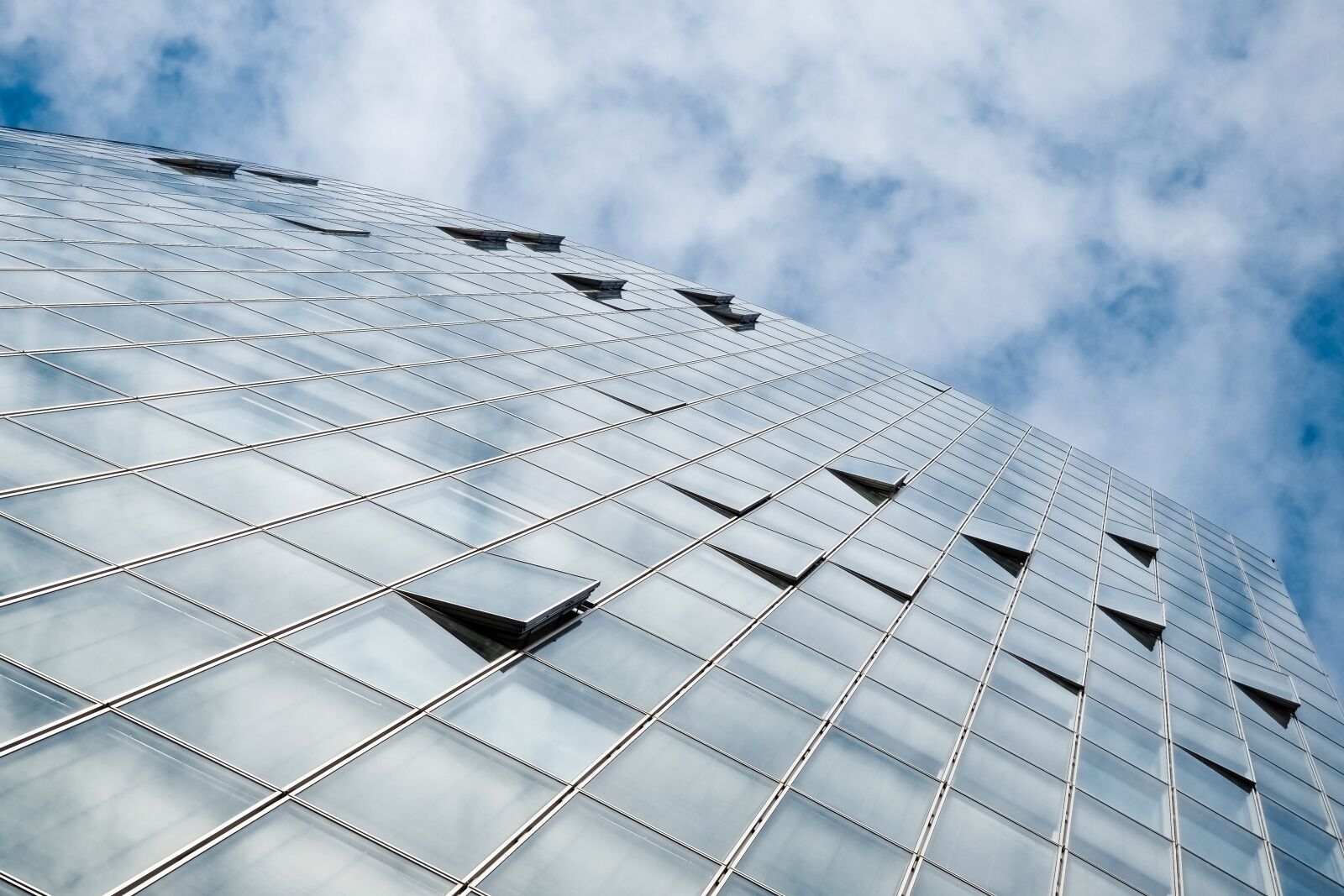 Olympus OM-D E-M10 sample photo. Architecture, sky, glass photography