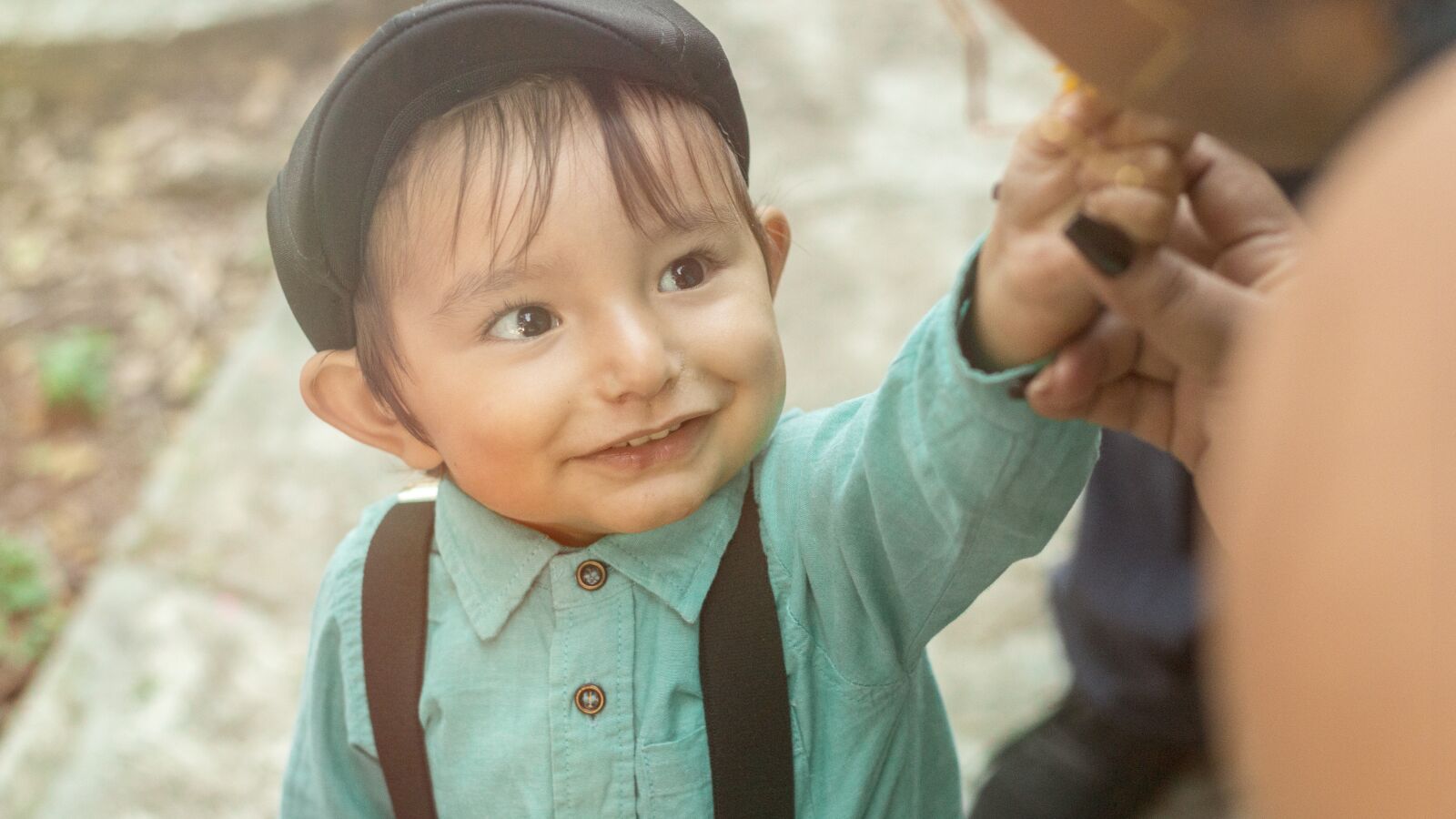 Canon EOS 70D + Canon EF 50mm F1.8 STM sample photo. Mother tongue, mama, communication photography