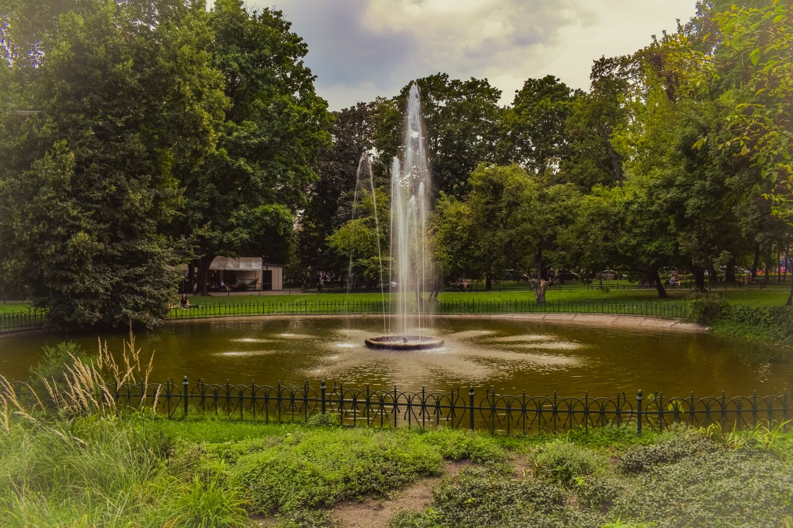 Nikon D3300 sample photo. Fountain, water, garden photography