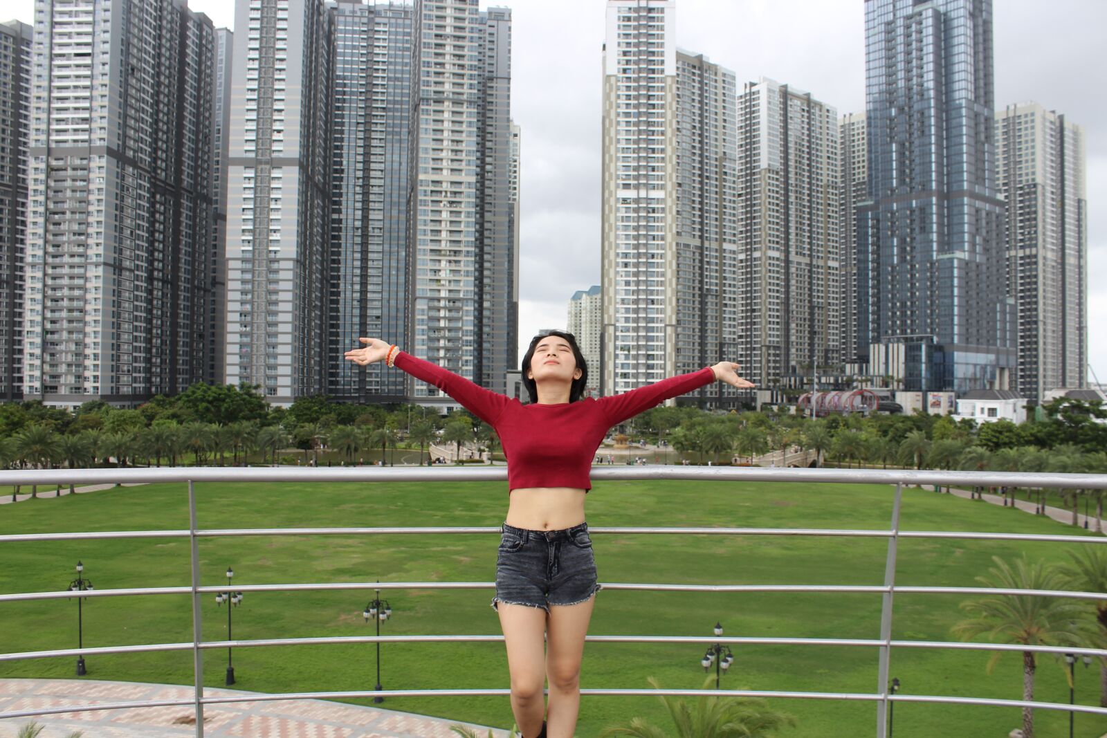 Canon EOS 1300D (EOS Rebel T6 / EOS Kiss X80) sample photo. Vietnamese, woman, girl photography