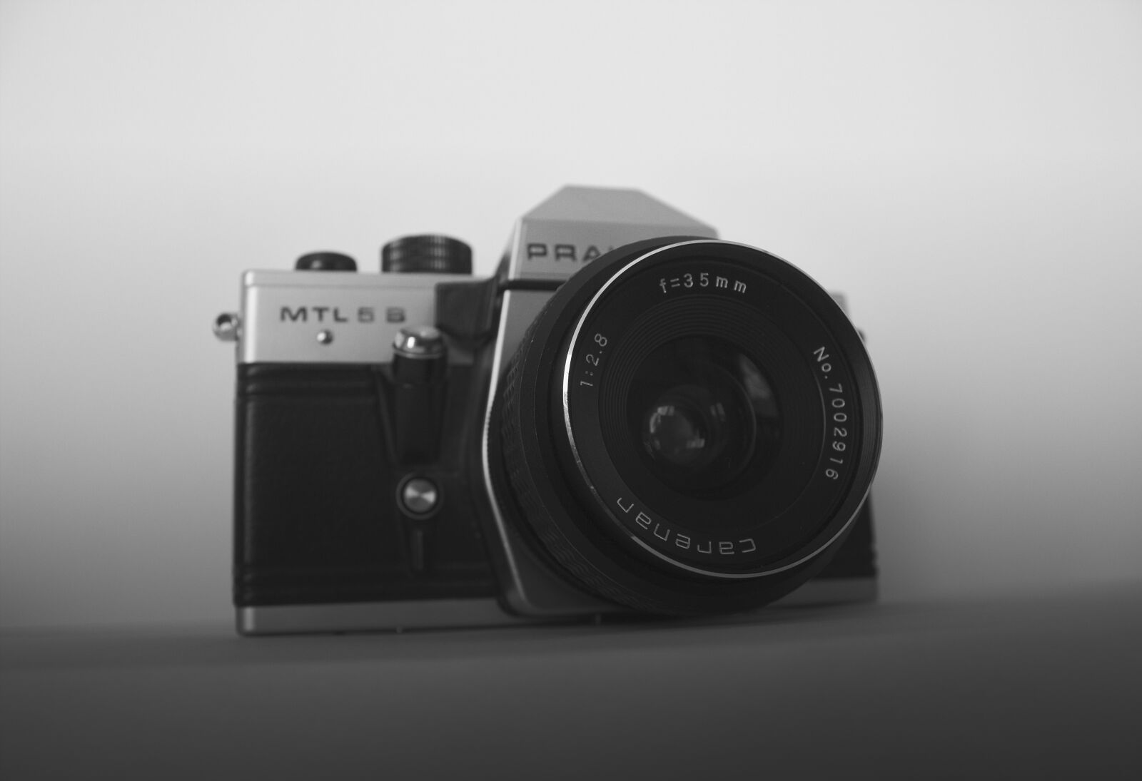 Canon EOS 600D (Rebel EOS T3i / EOS Kiss X5) sample photo. Camera, analog, lens photography