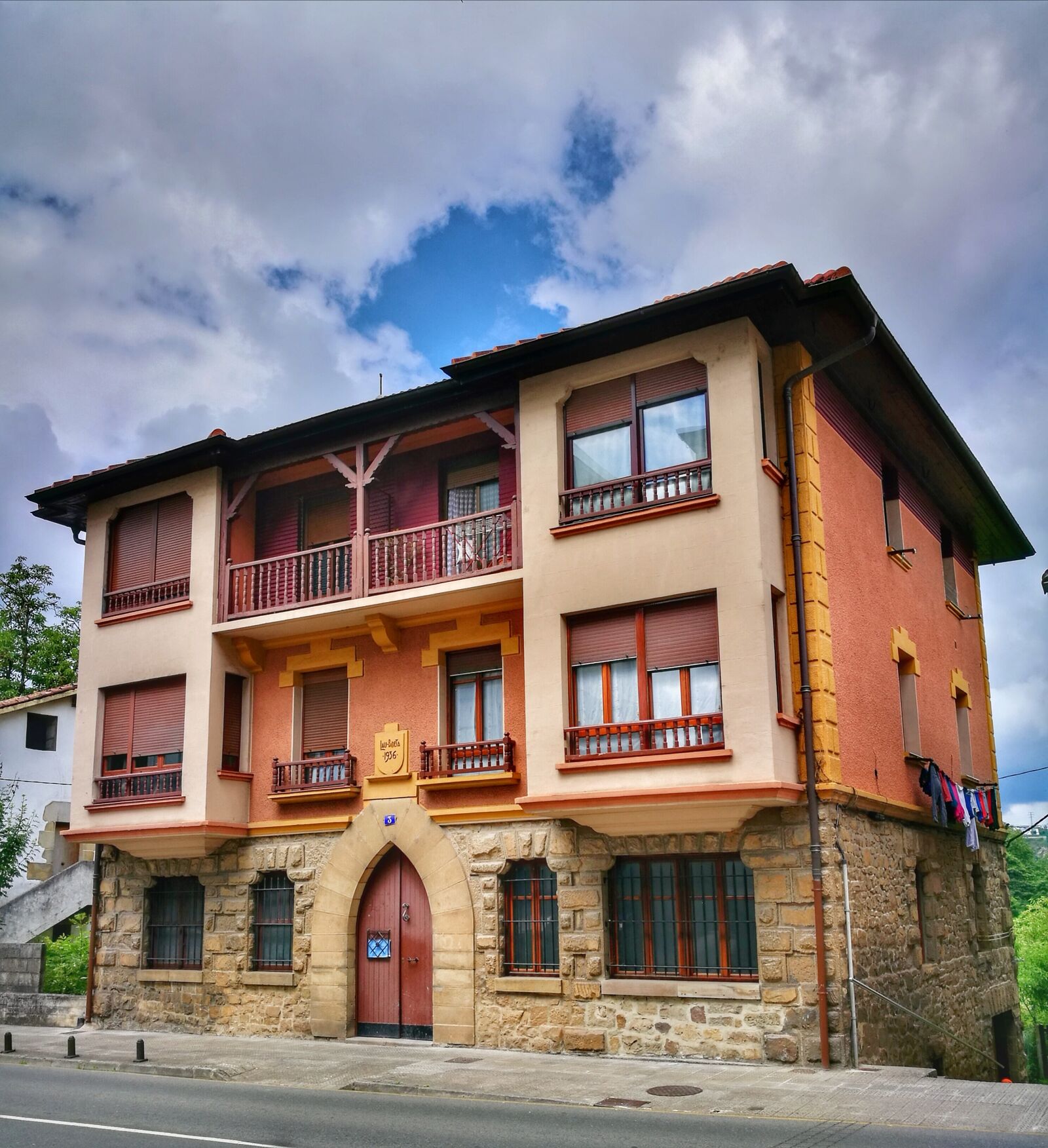 HUAWEI P9 sample photo. Architecture, house, facade photography