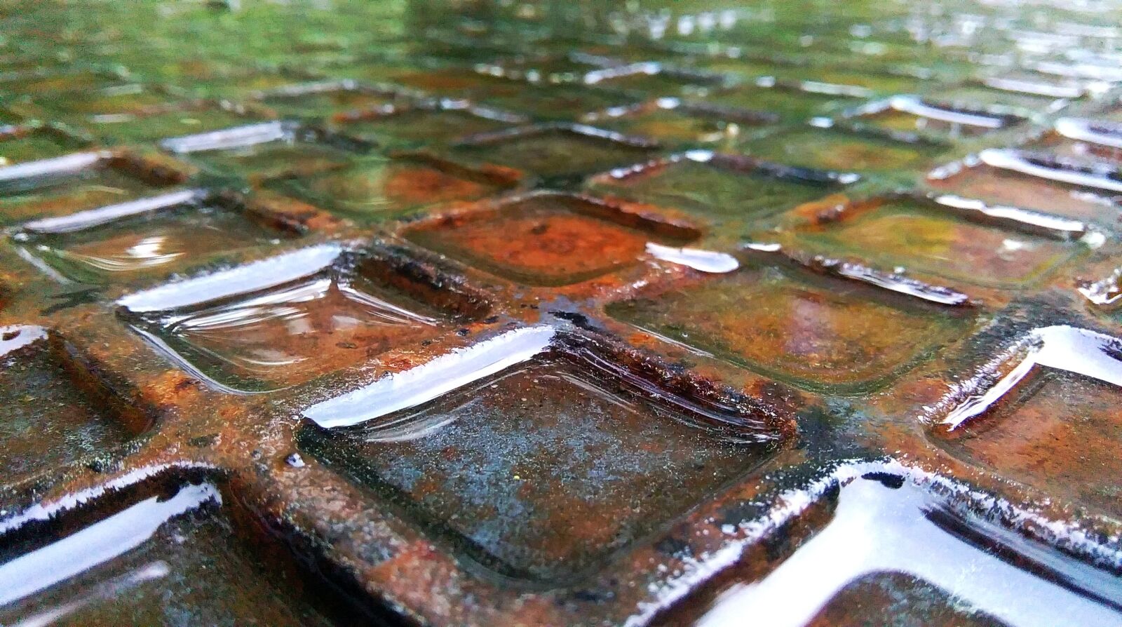 HTC DESIRE 620 sample photo. Rain, rust, wet photography