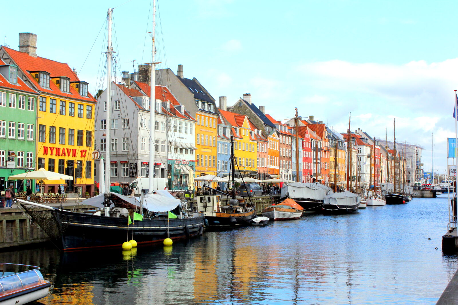 Canon EOS 550D (EOS Rebel T2i / EOS Kiss X4) sample photo. City, color, copenhagen photography
