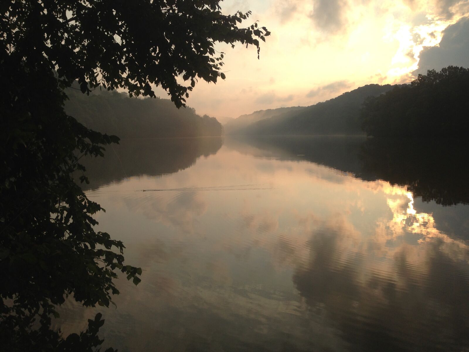 Apple iPhone 5 sample photo. Lake, cloud, water photography