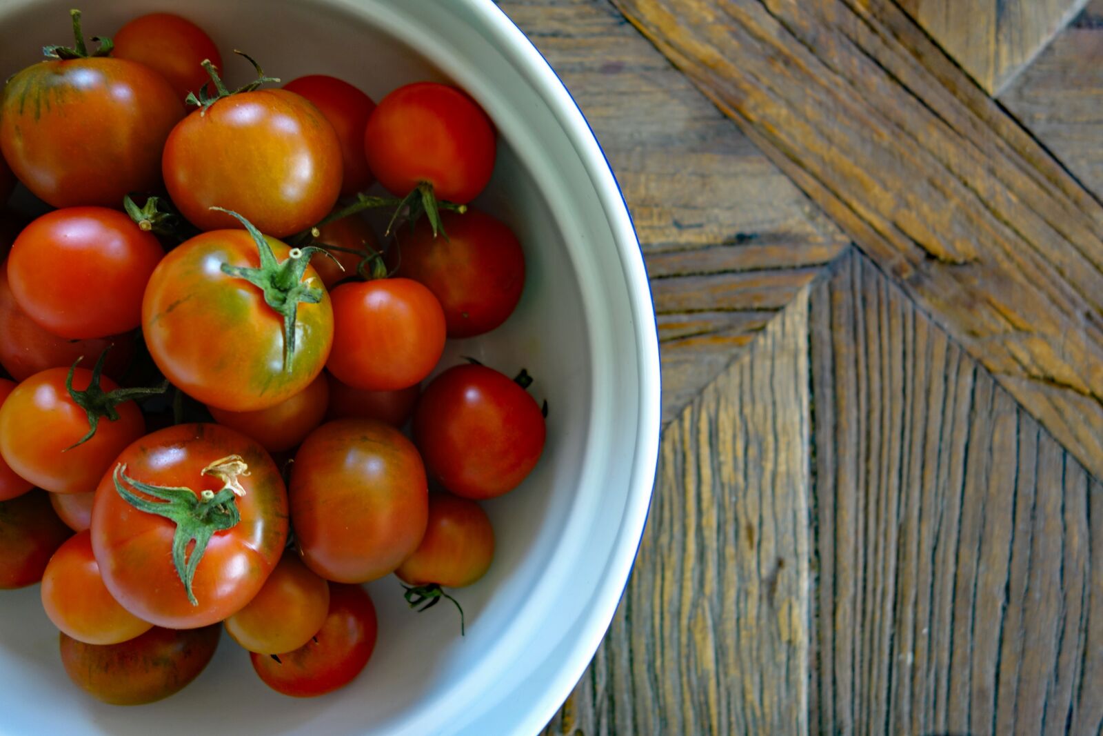 Sony Cyber-shot DSC-RX100 II sample photo. Tomatoes, tomato, bowl photography