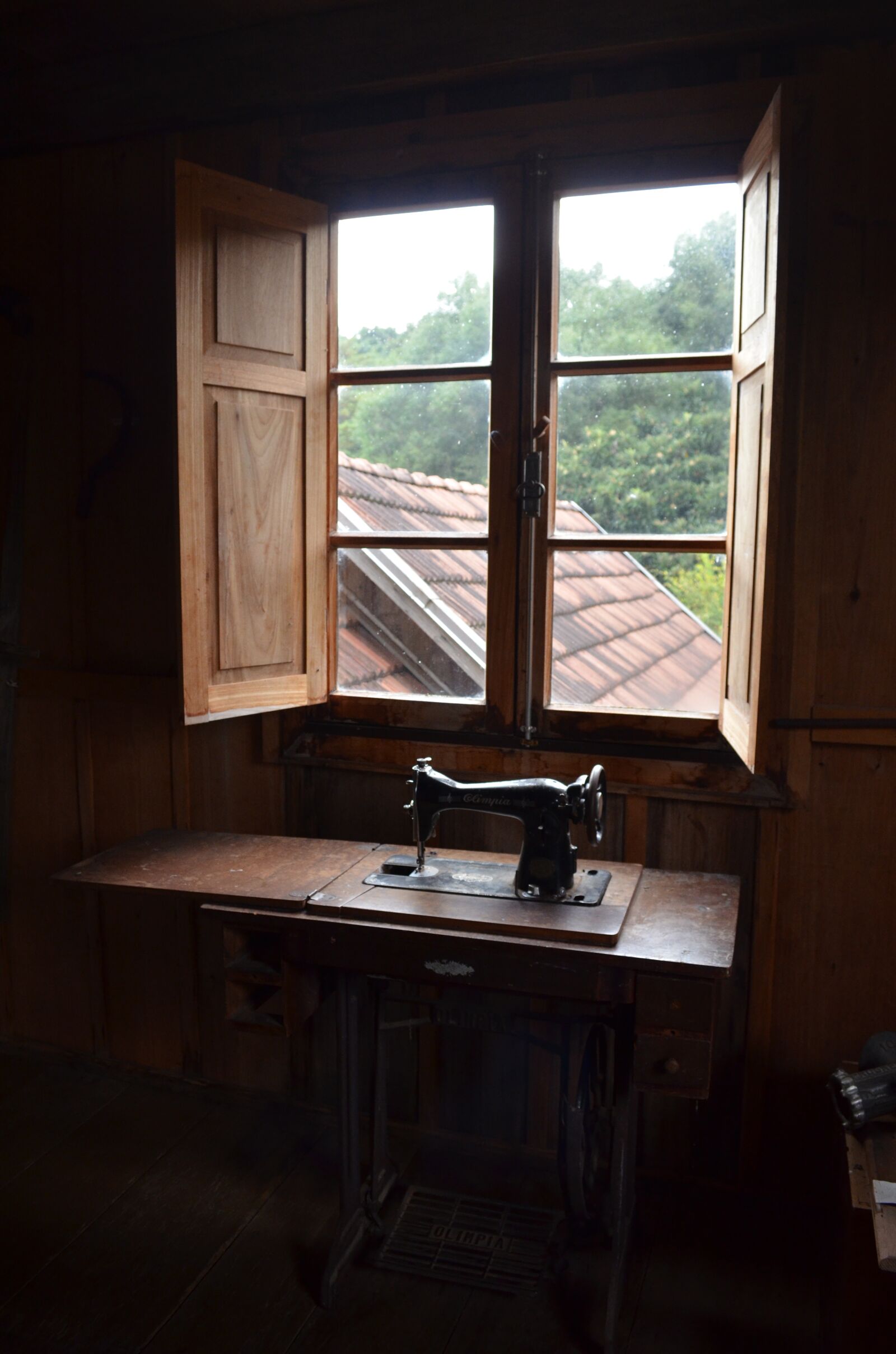 Nikon D5100 sample photo. Window, the machine custura photography