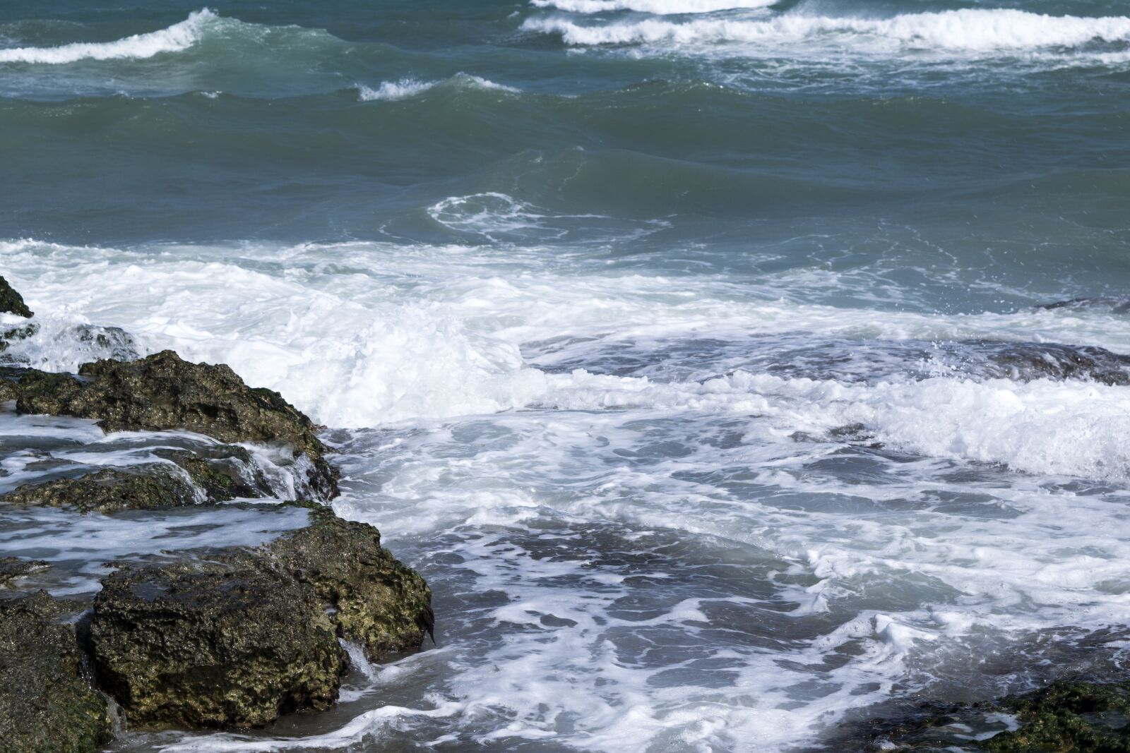 Nikon D5300 sample photo. Sea, waves, rocks photography