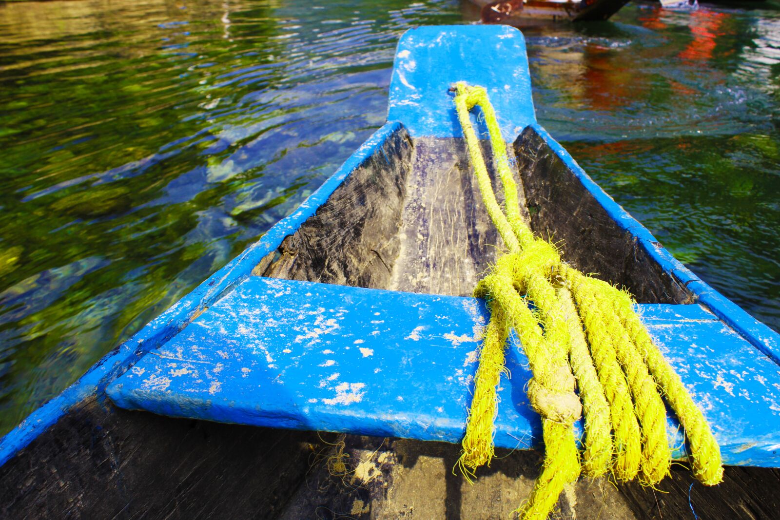Canon EOS 1300D (EOS Rebel T6 / EOS Kiss X80) sample photo. Boat, india, rope photography